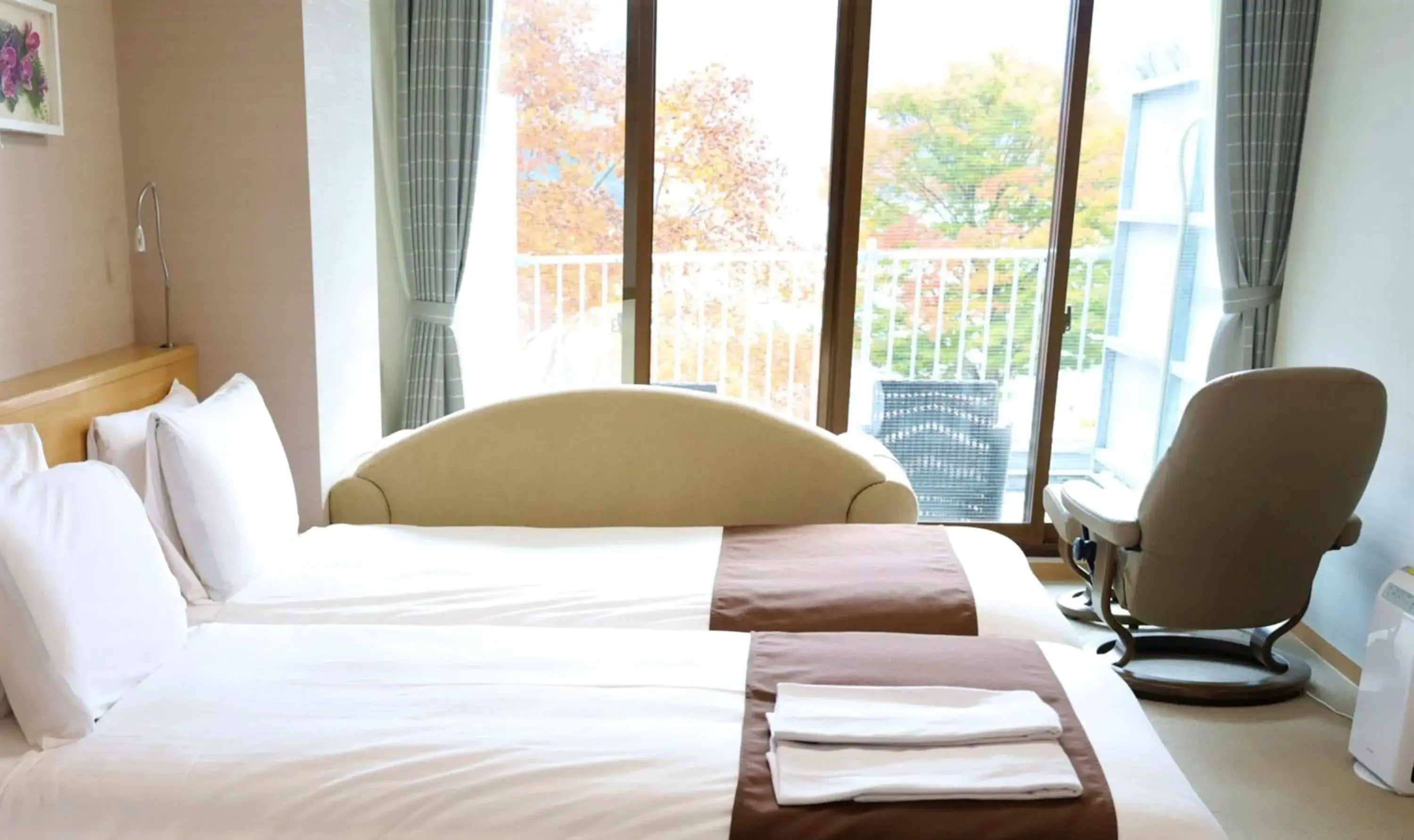 Photo of the whole room, Bed in Hatago Nagomi Hot Spring Hotel