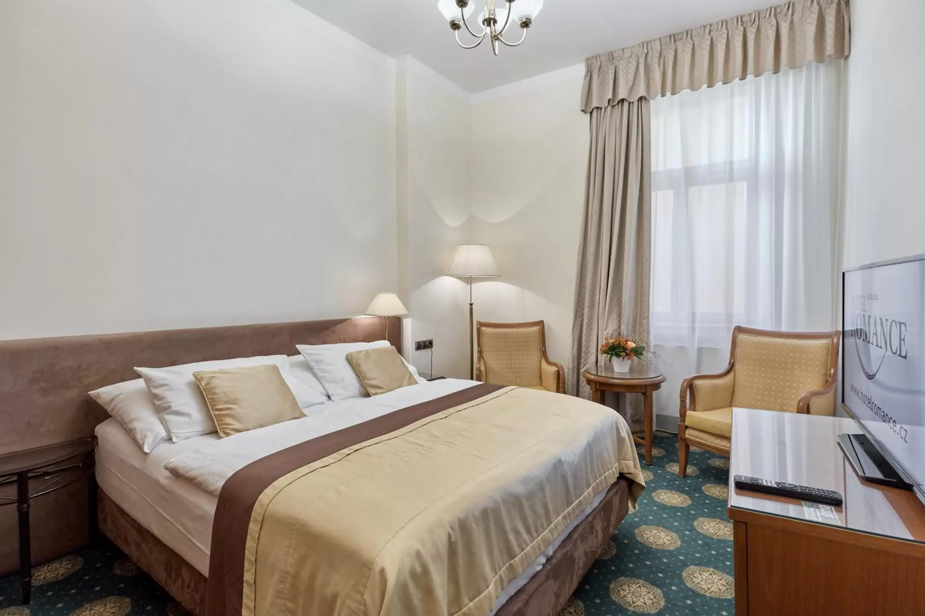 Photo of the whole room, Bed in Hotel Romance Photo of the whole room, Bed in Hotel Romance