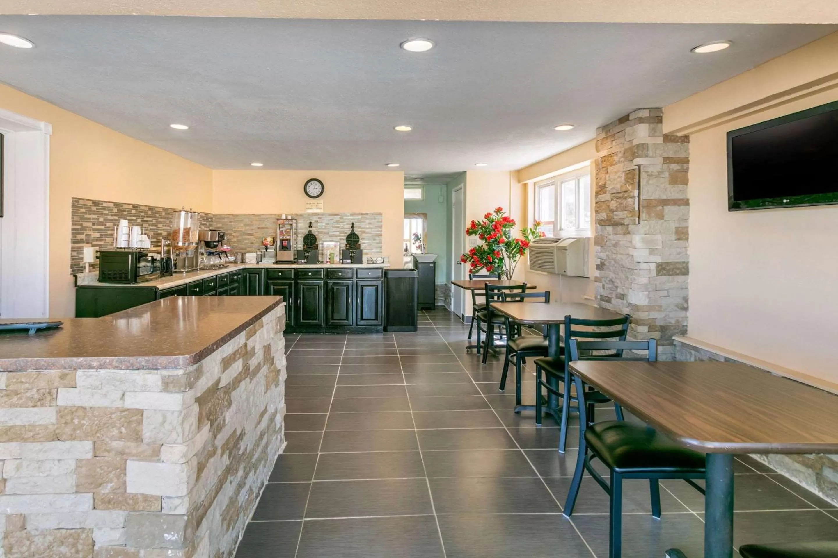 Lobby or reception in Rodeway Inn Rawlins