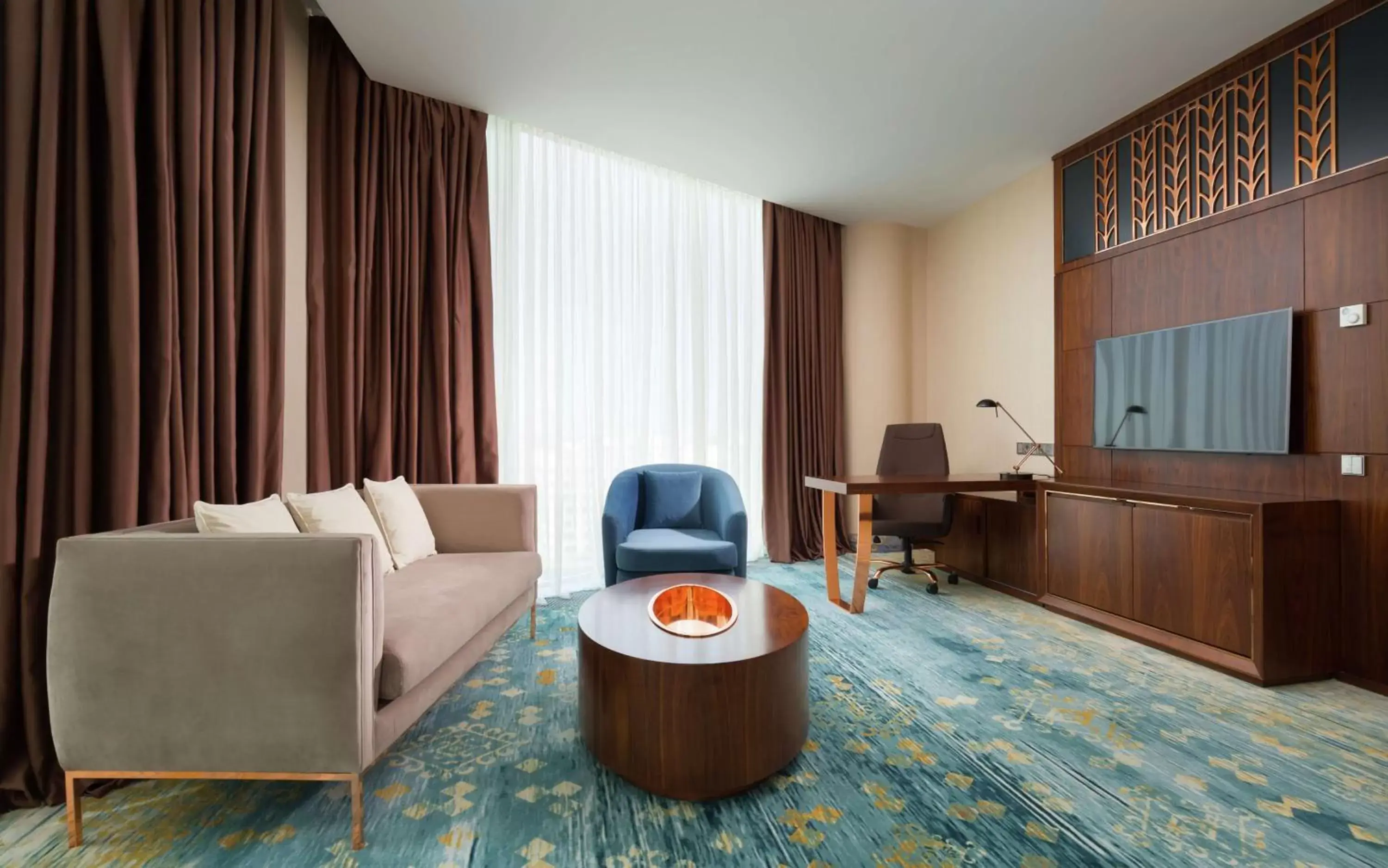 Bedroom, Seating Area in Hilton Astana