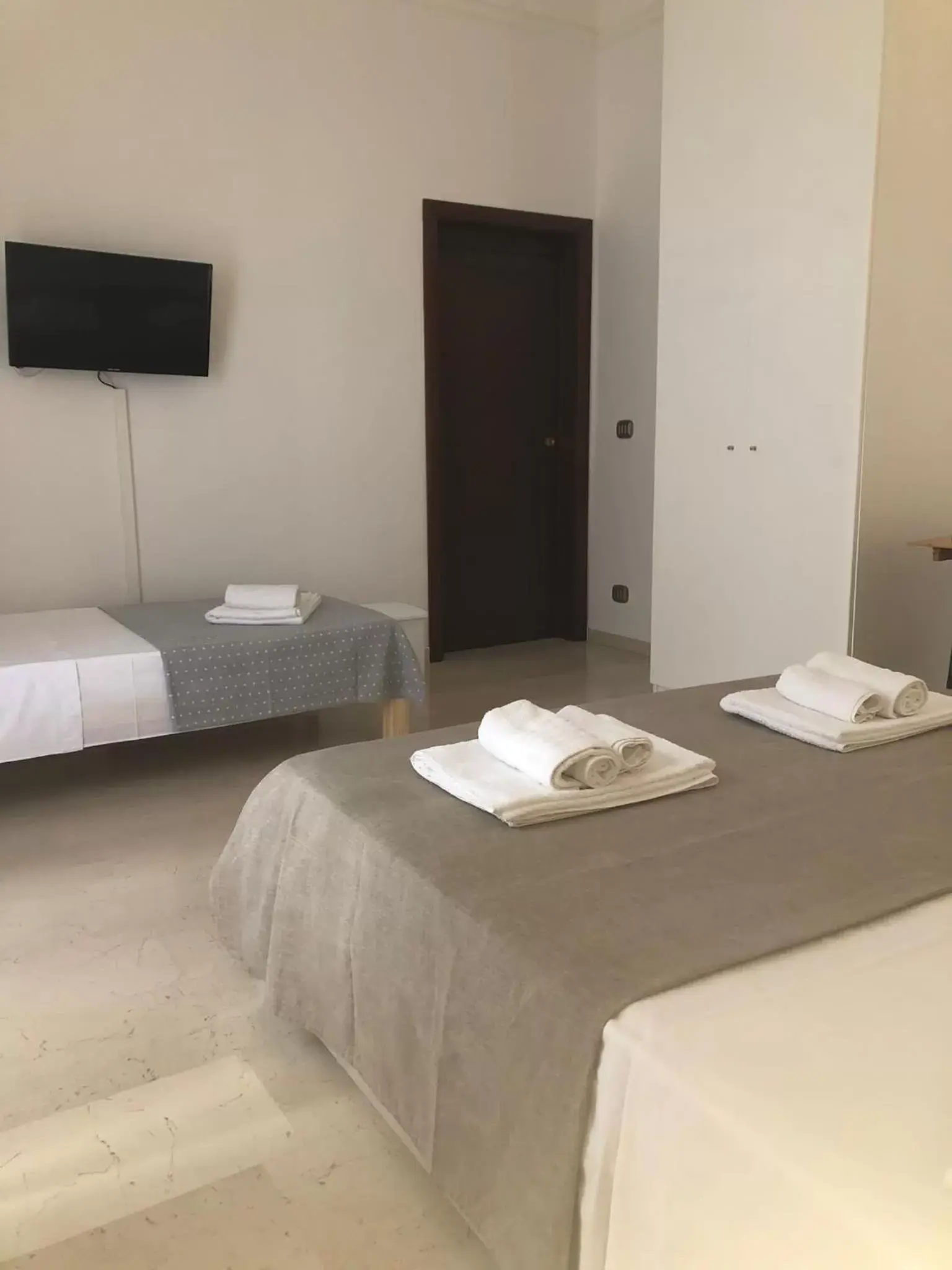 Bed in Suite San Cataldo