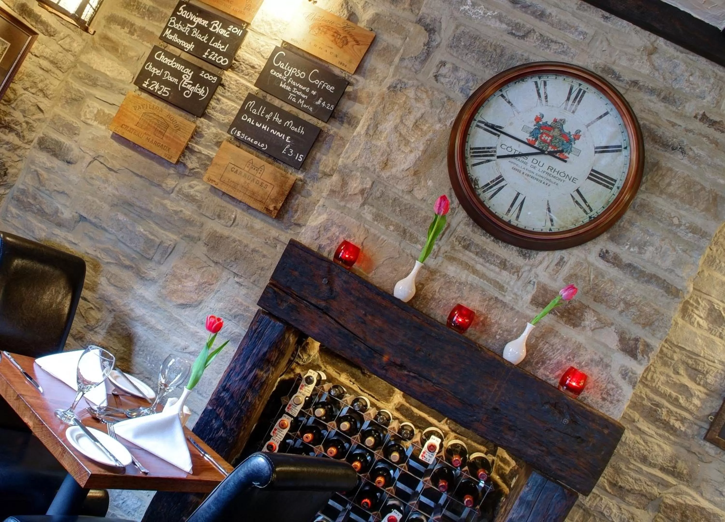 Restaurant/places to eat in The Old White Lion Hotel