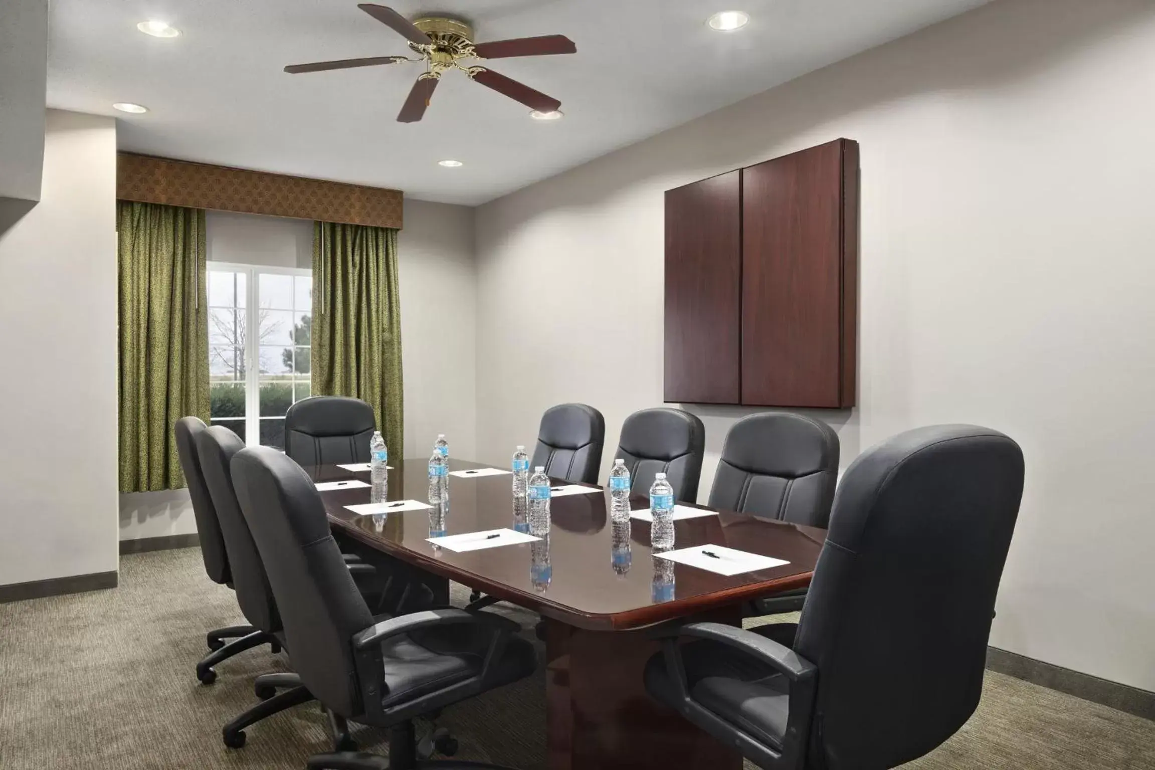 Meeting/conference room in Country Inn & Suites by Radisson, Manteno, IL