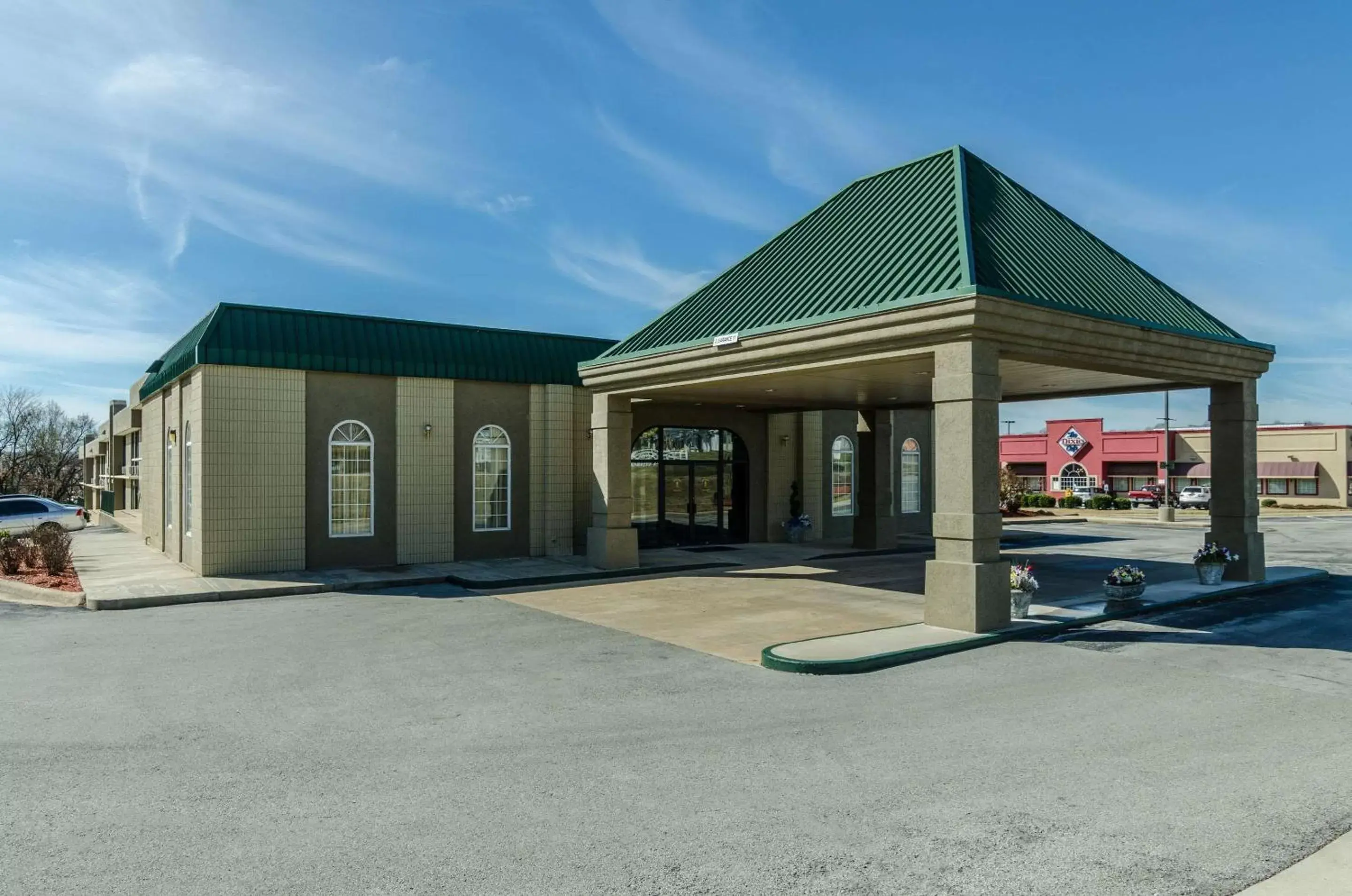 Property building in Quality Inn Harrison North Property building in Quality Inn Harrison North