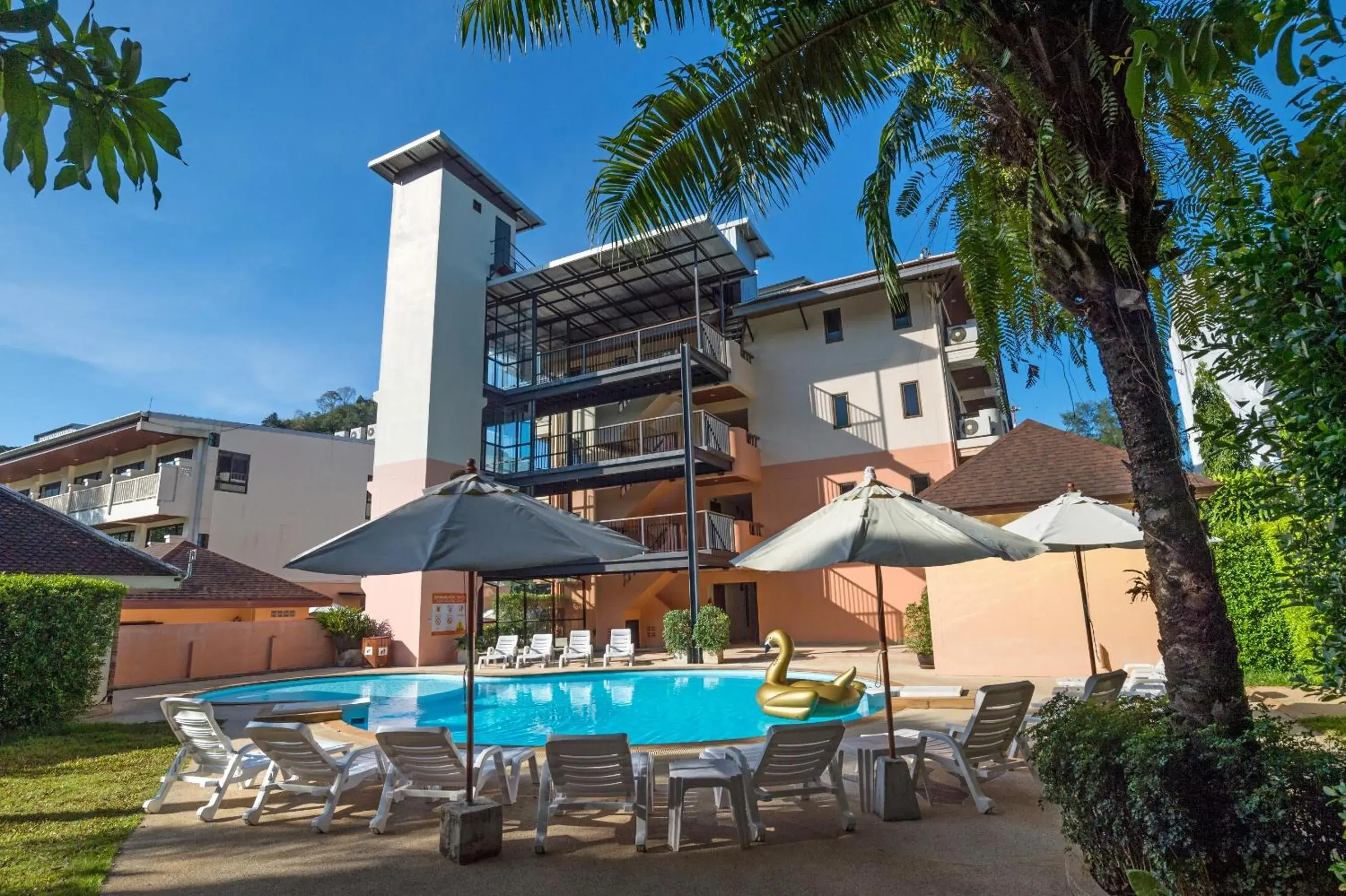 Swimming Pool in Srisuksant Resort