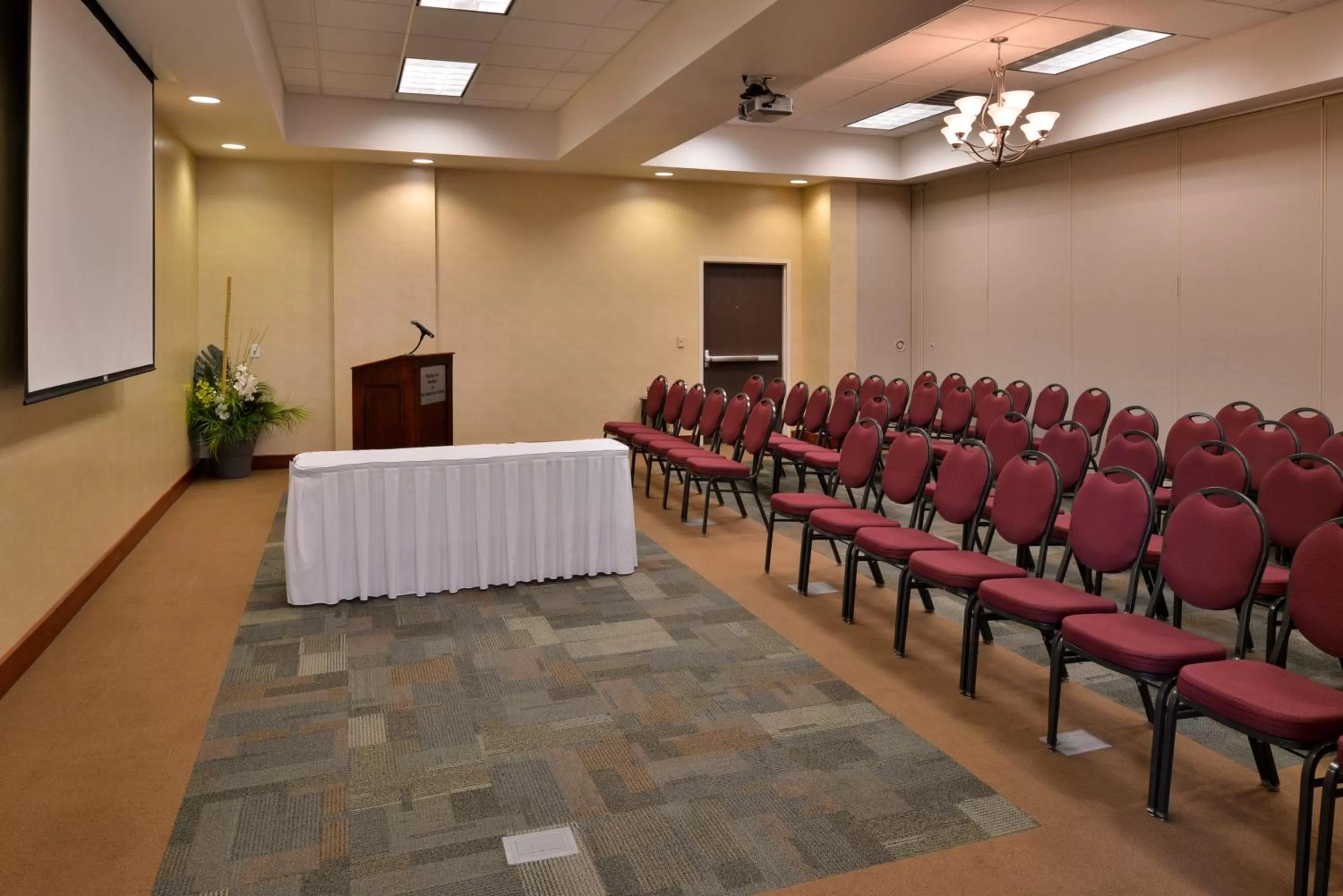 Meeting/conference room in Holiday Inn Madison at The American Center by IHG