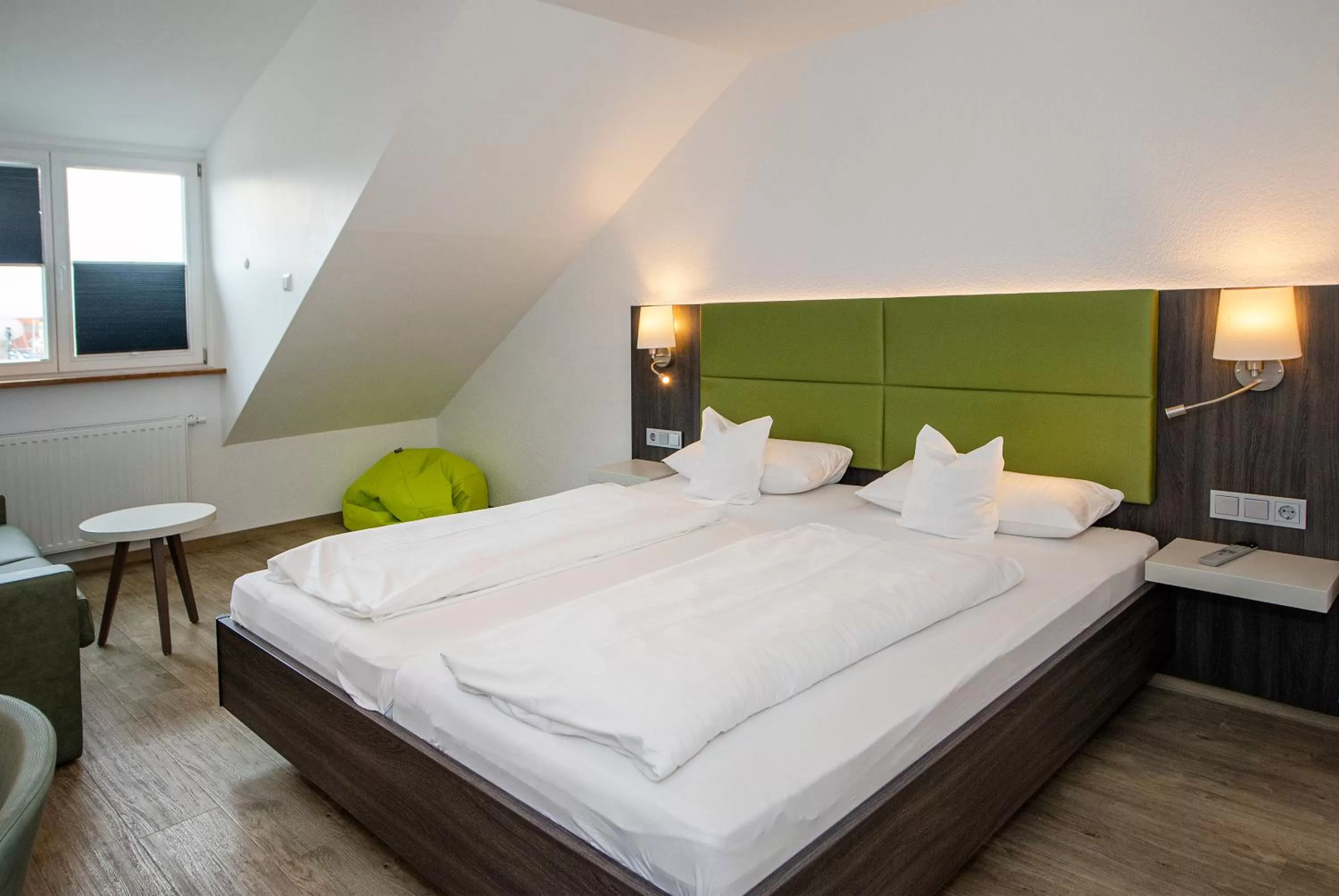 Photo of the whole room, Bed in Insel-Hotel-Lindau
