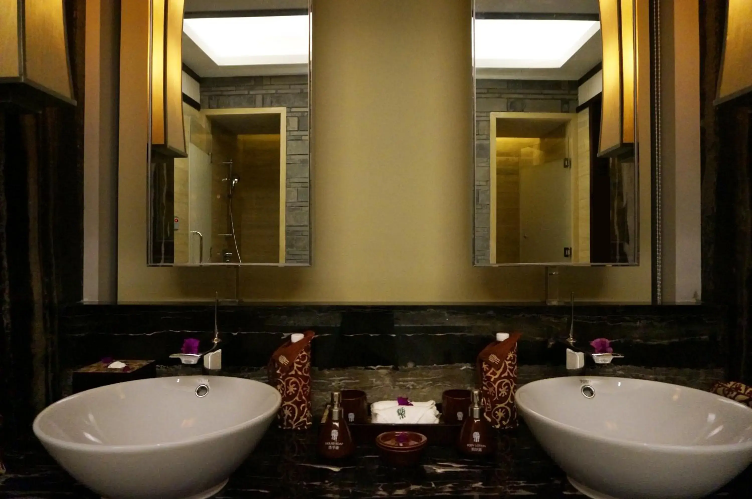 Bathroom in Banyan Tree Chongqing Beibei