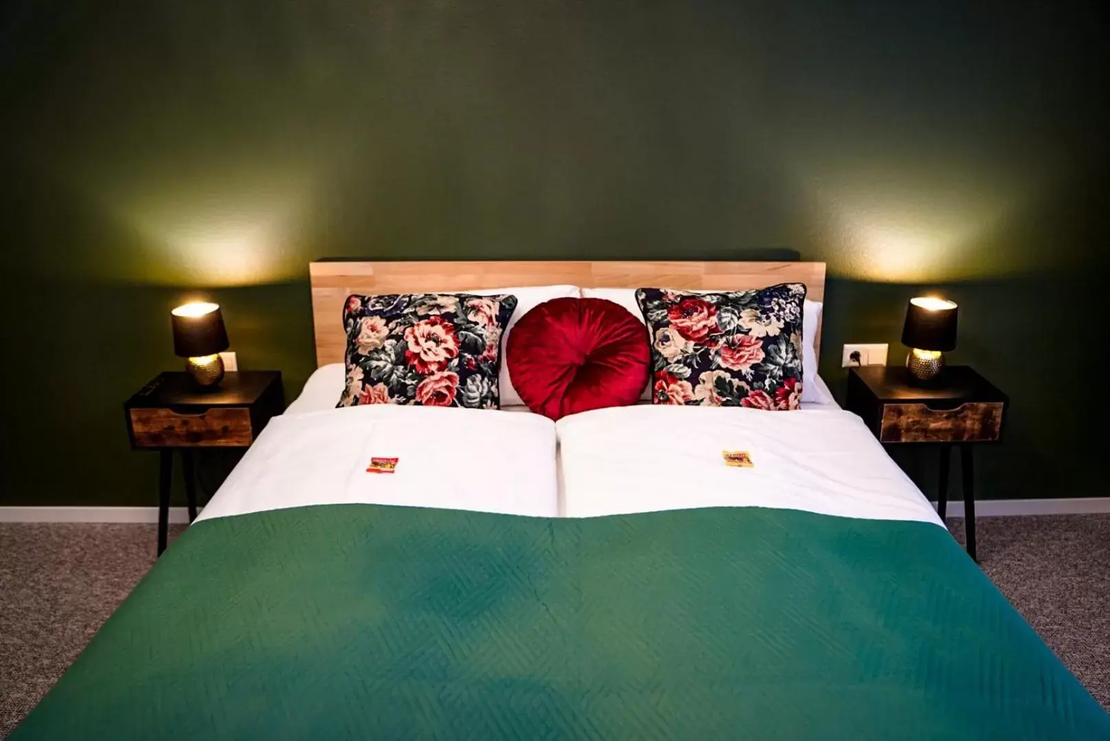 Budget Double Room in Hotel Residenz Luxury Apartments Budget Double Room in Hotel Residenz Luxury Apartments