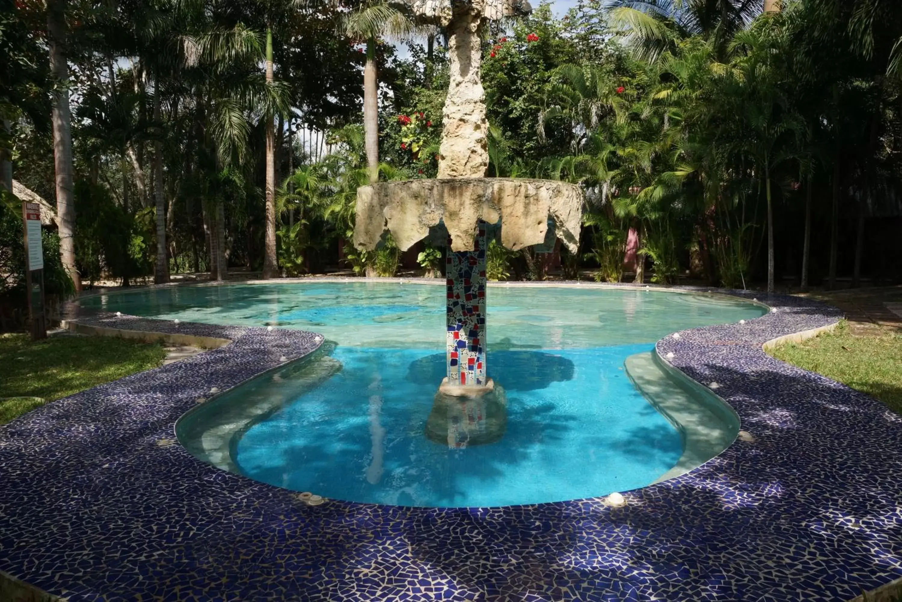 Swimming pool in Hotel Doralba Inn Chichen Swimming pool in Hotel Doralba Inn Chichen