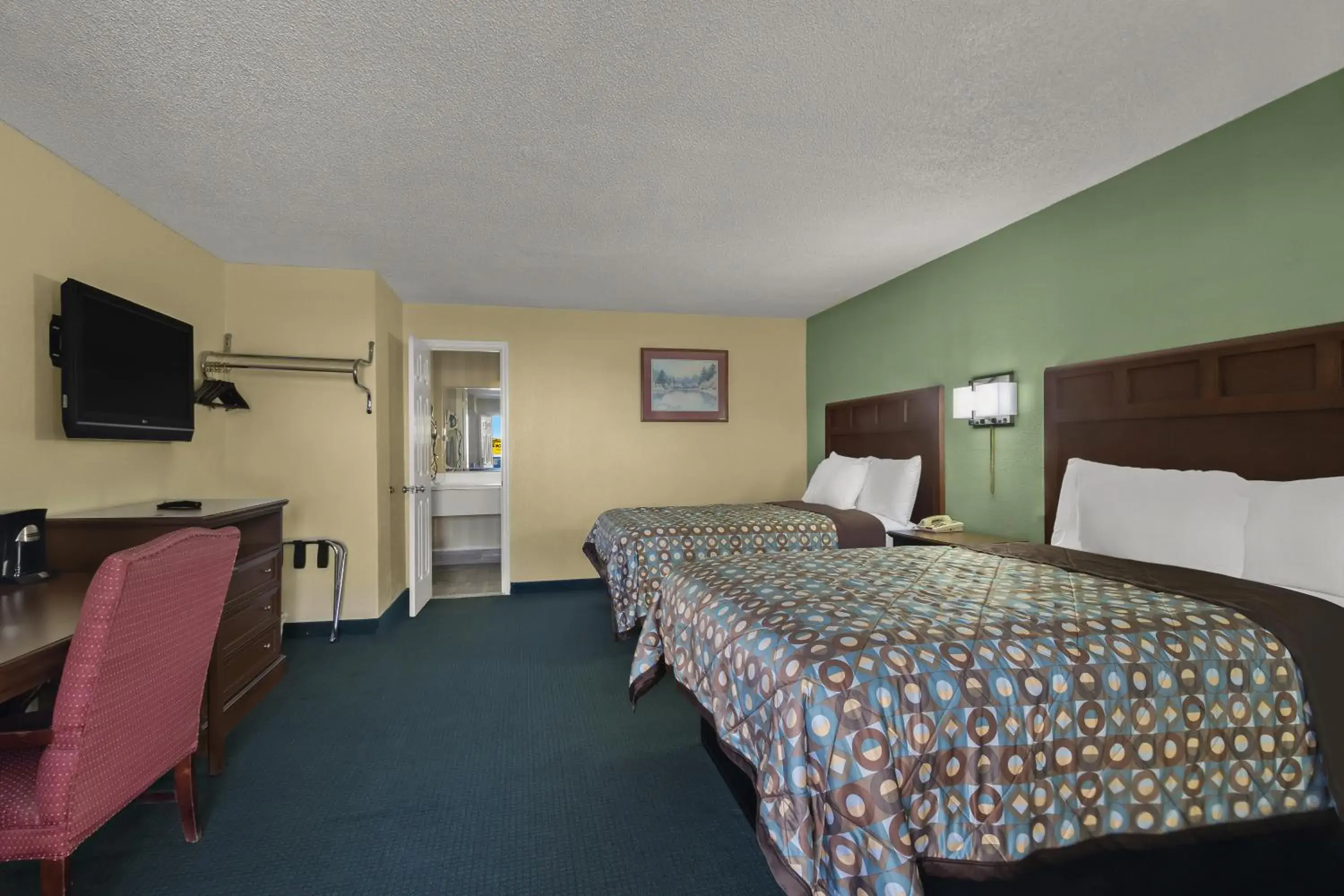 Bed in Americas Best Value Inn Edenton