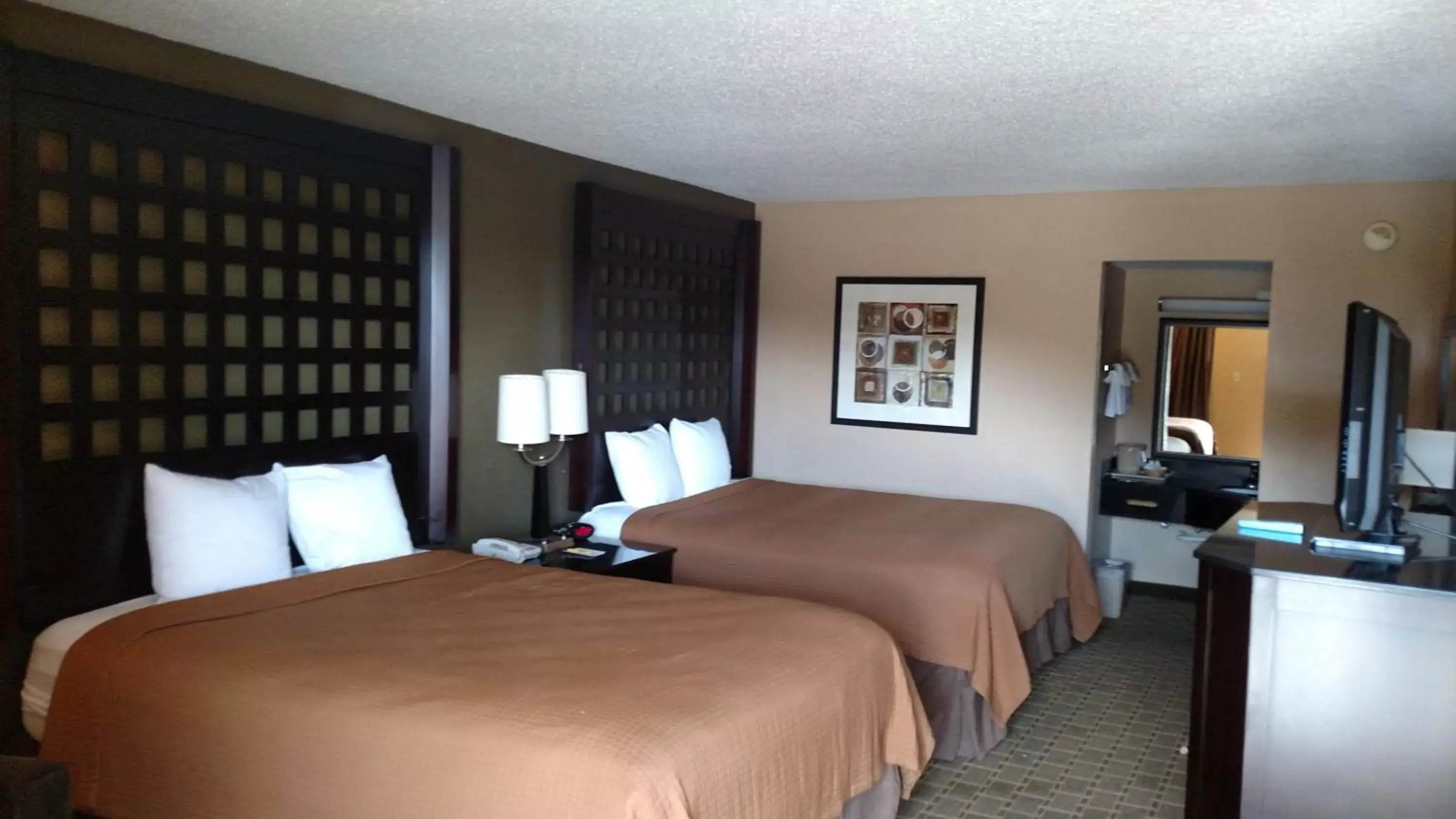 Bed in Super 8 by Wyndham Atoka