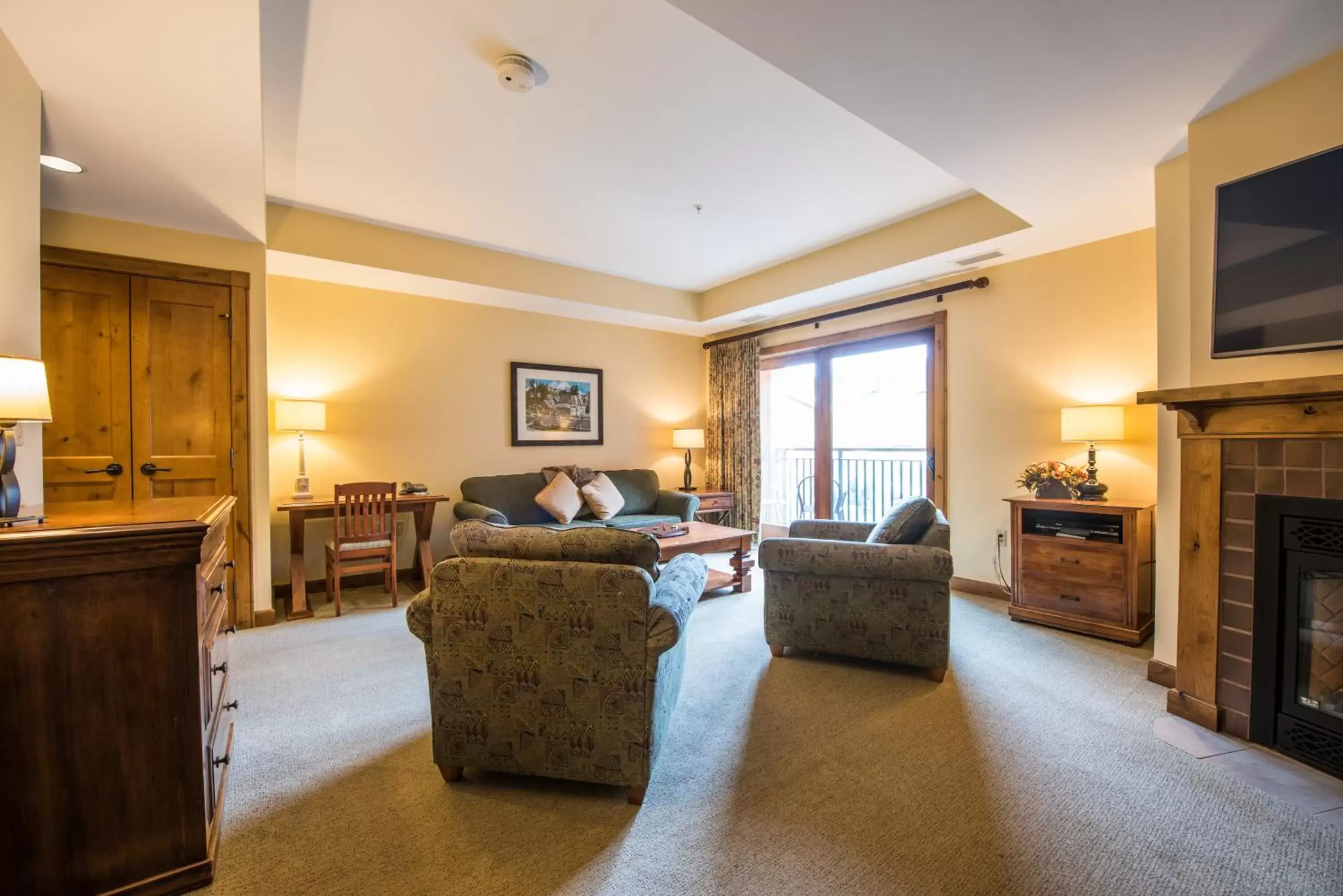 Living room, Seating Area in The Lodge at Mountaineer Square