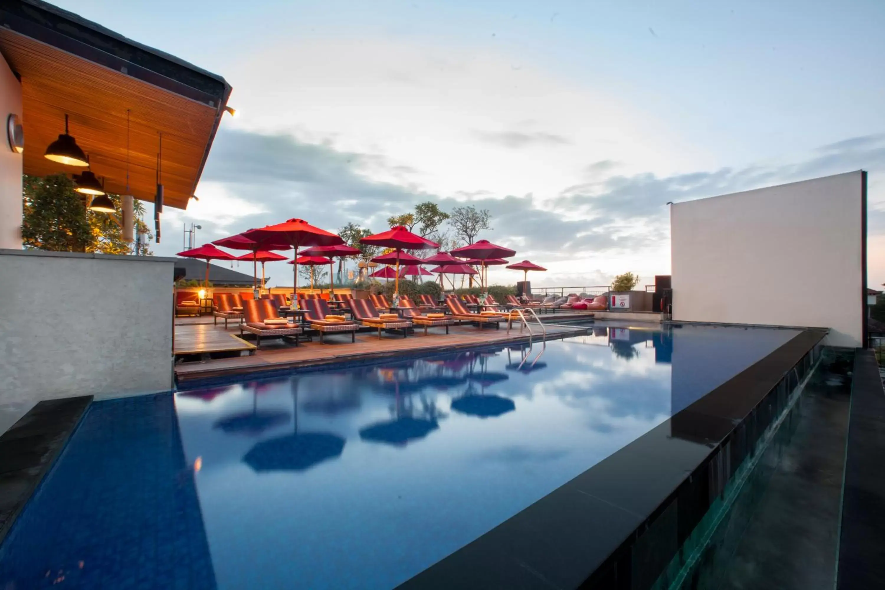 Swimming Pool in Swiss-Belinn Legian