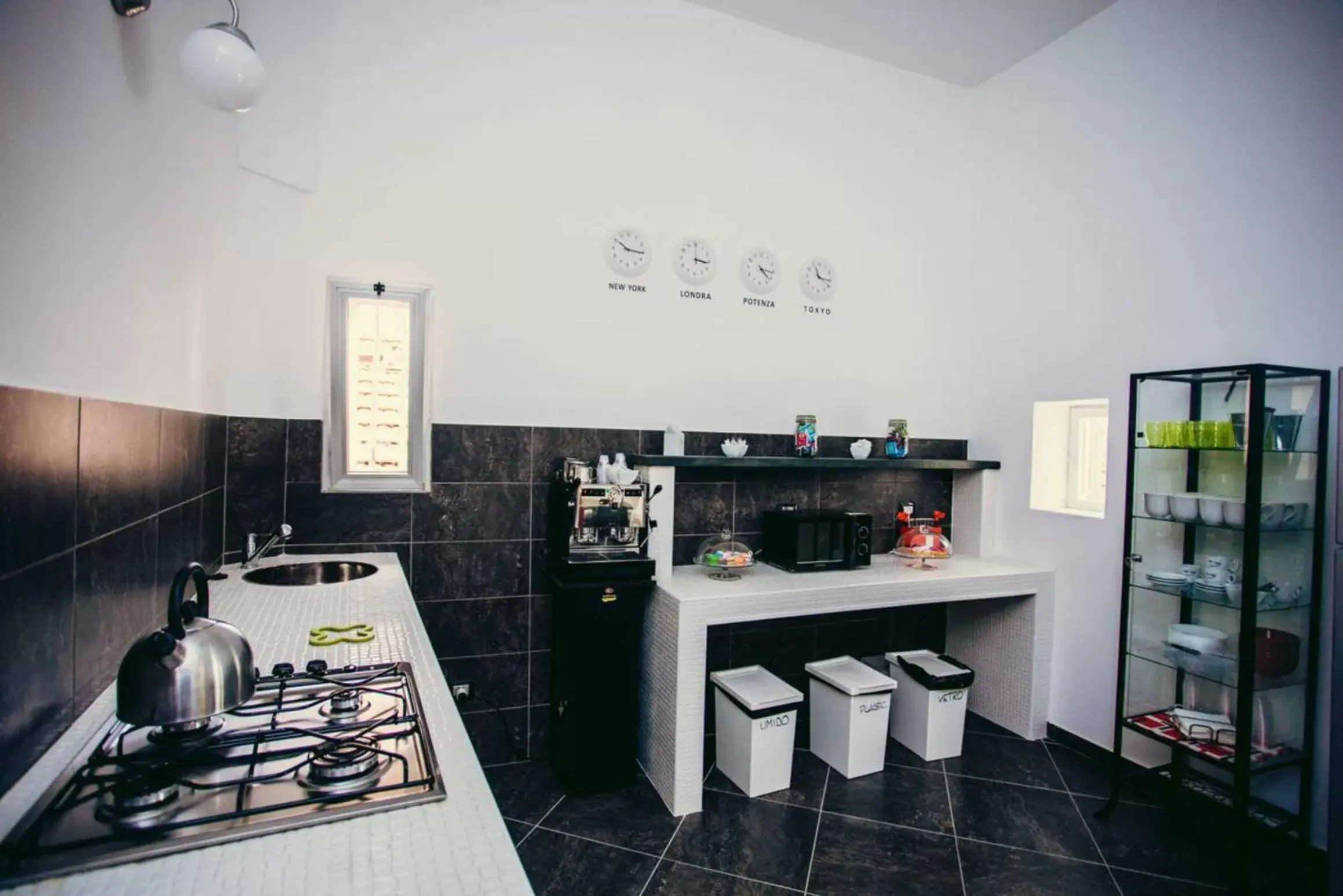 Communal lounge/ TV room, Kitchen/Kitchenette in Casa Retro'