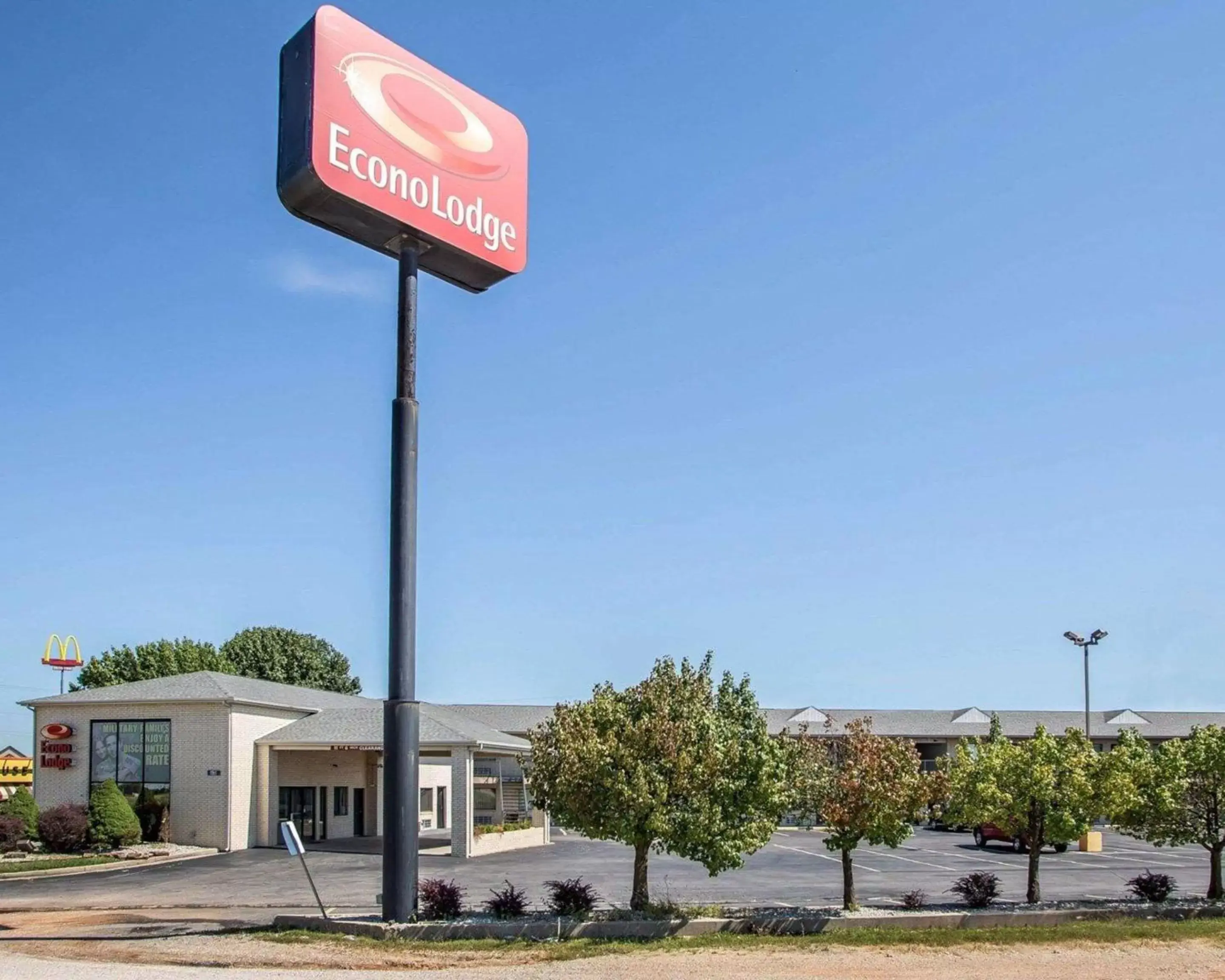 Property building in Econo Lodge Saint Robert