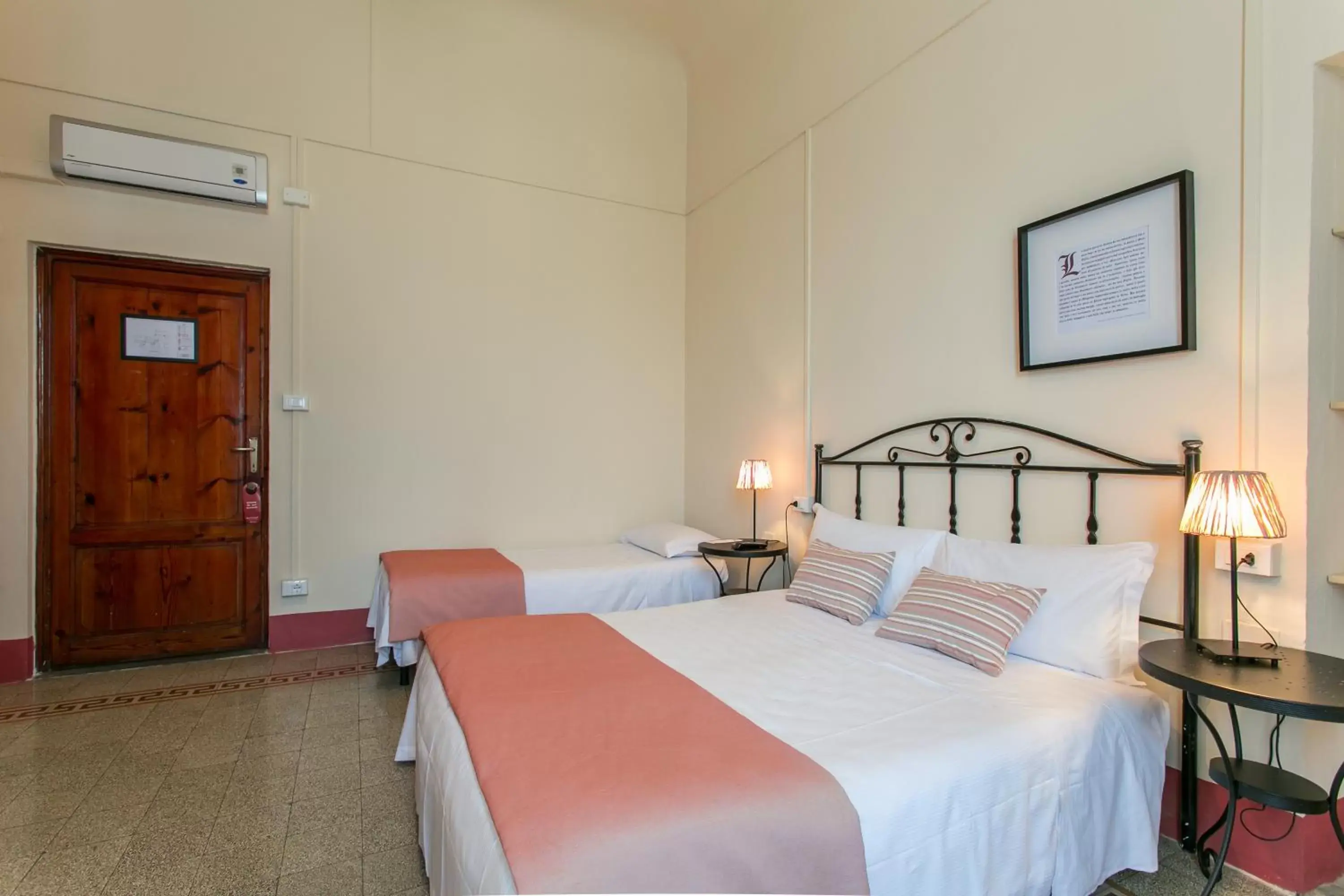 Photo of the whole room, Bed in Hotel d'Azeglio Firenze