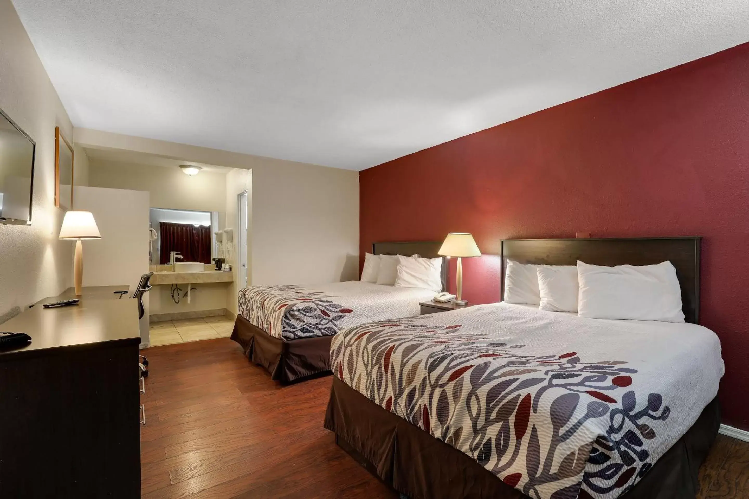 Photo of the whole room, Bed in Red Roof Inn Needles Photo of the whole room, Bed in Red Roof Inn Needles