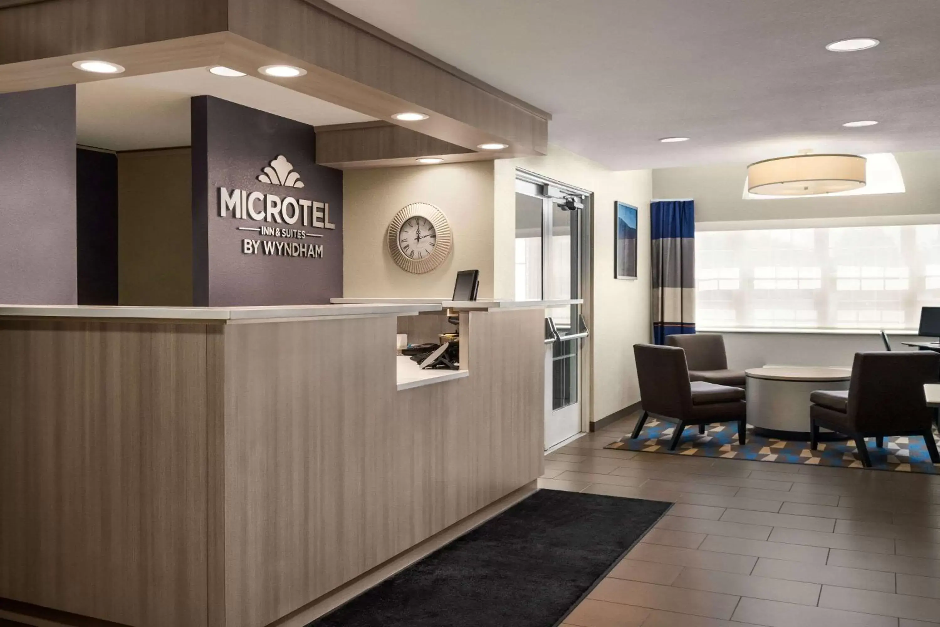 Lobby or reception, Lobby/Reception in Microtel Inn and Suites - Inver Grove Heights