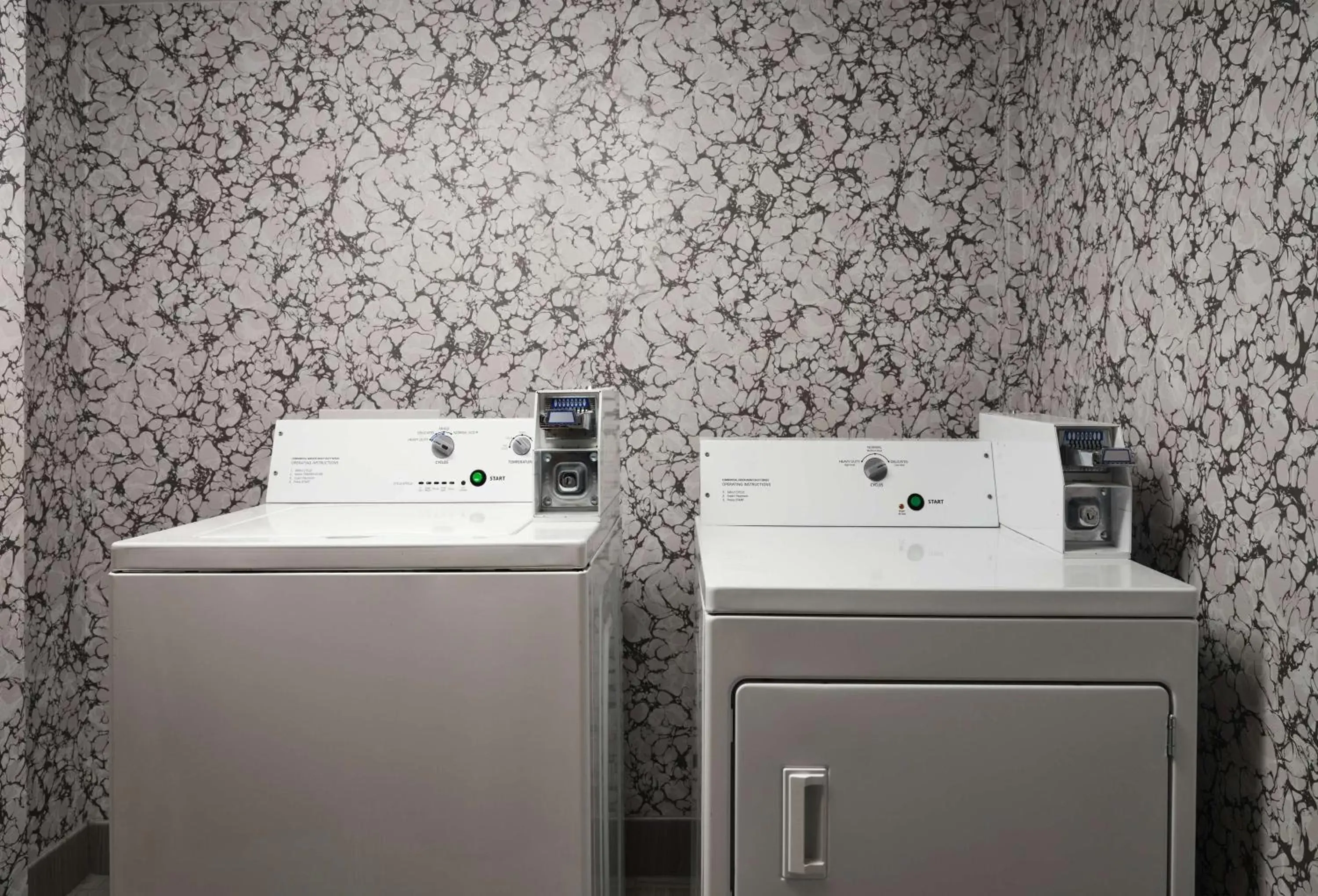 Lobby or reception, Kitchen/Kitchenette in Hilton Garden Inn Las Colinas