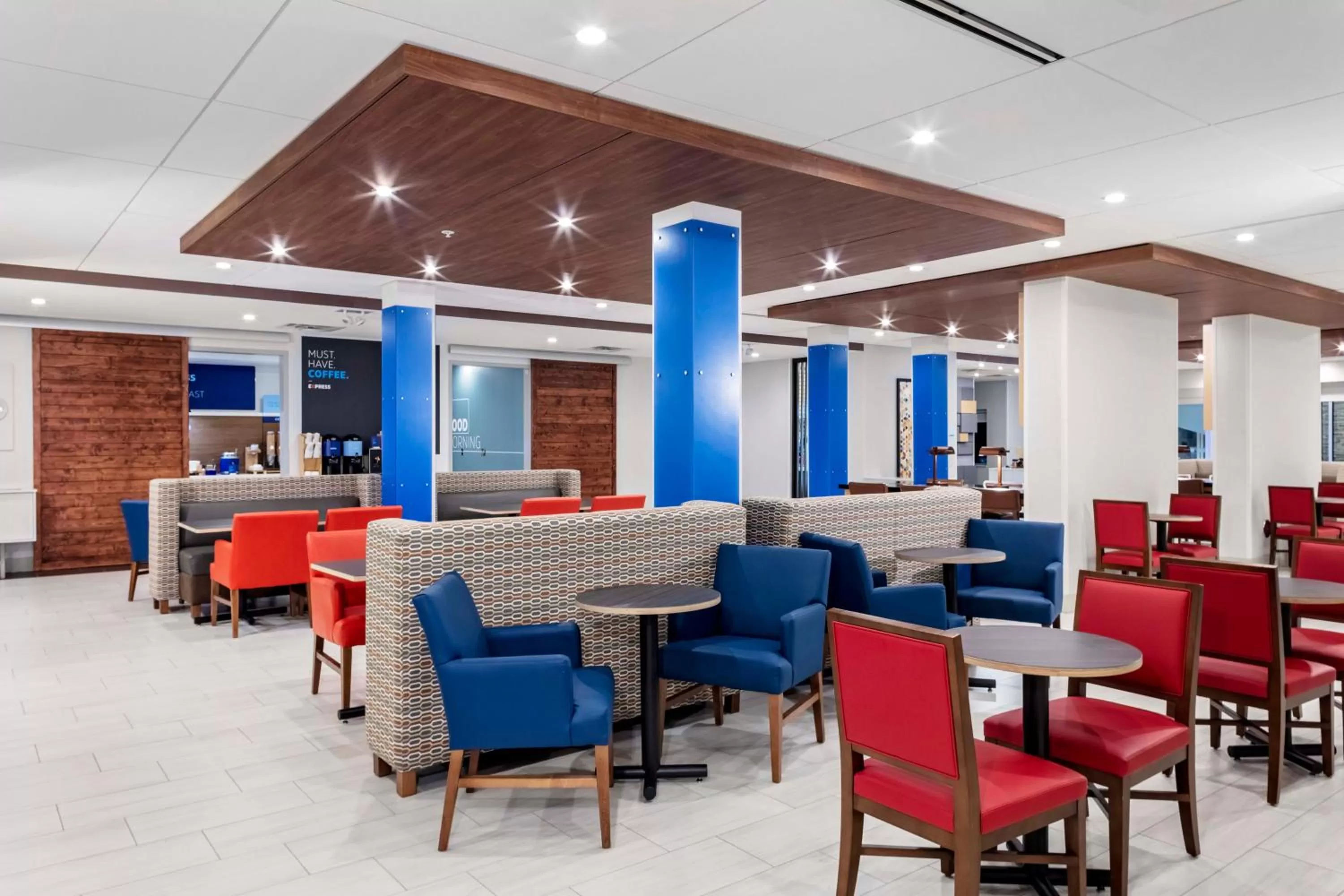 Breakfast in Holiday Inn Express & Suites - Madison by IHG