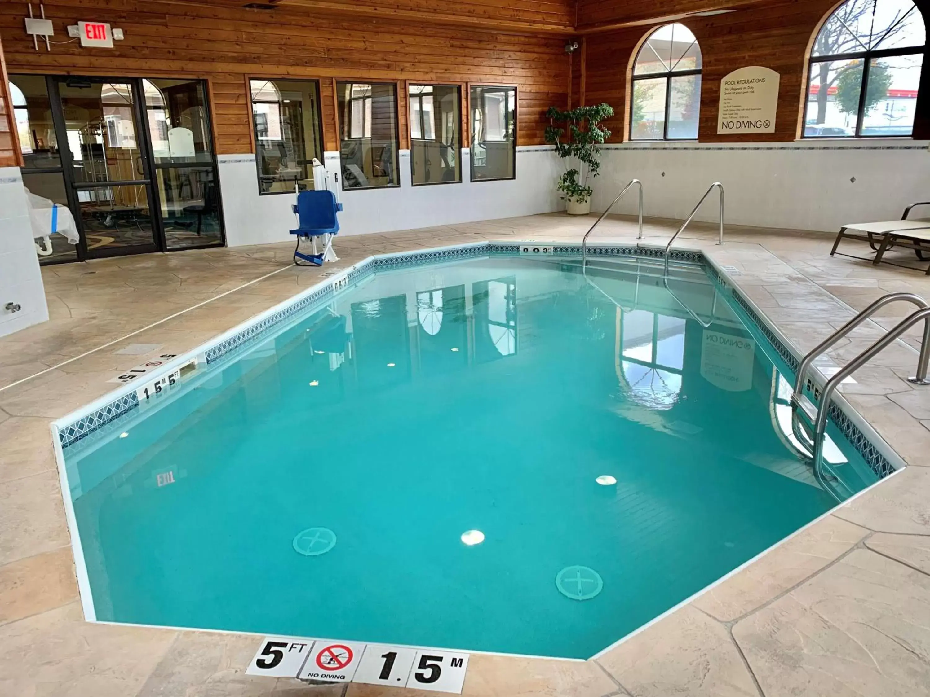 On site, Swimming Pool in Best Western Oswego Hotel