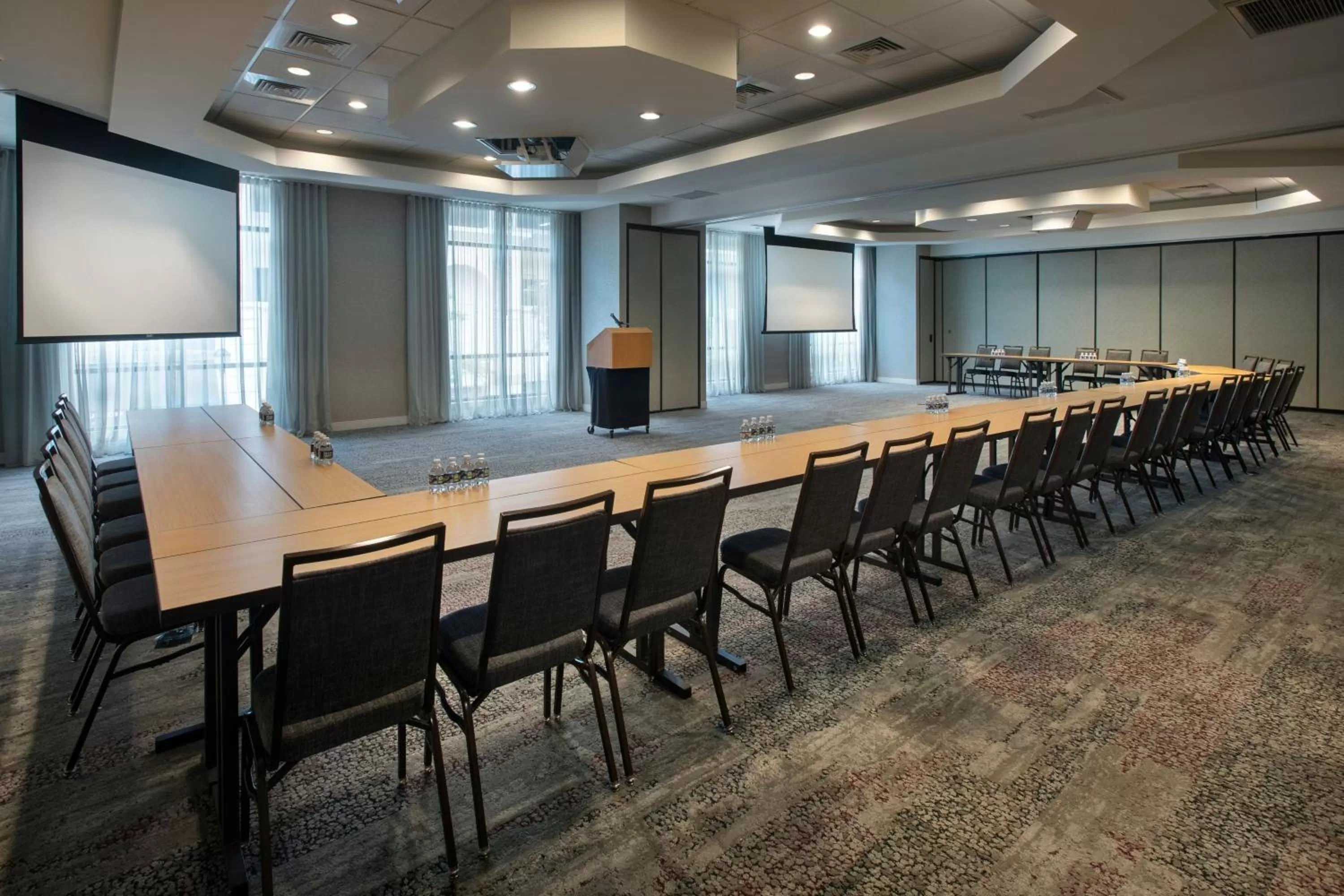 Meeting/conference room in Courtyard by Marriott Gaithersburg Washingtonian Center