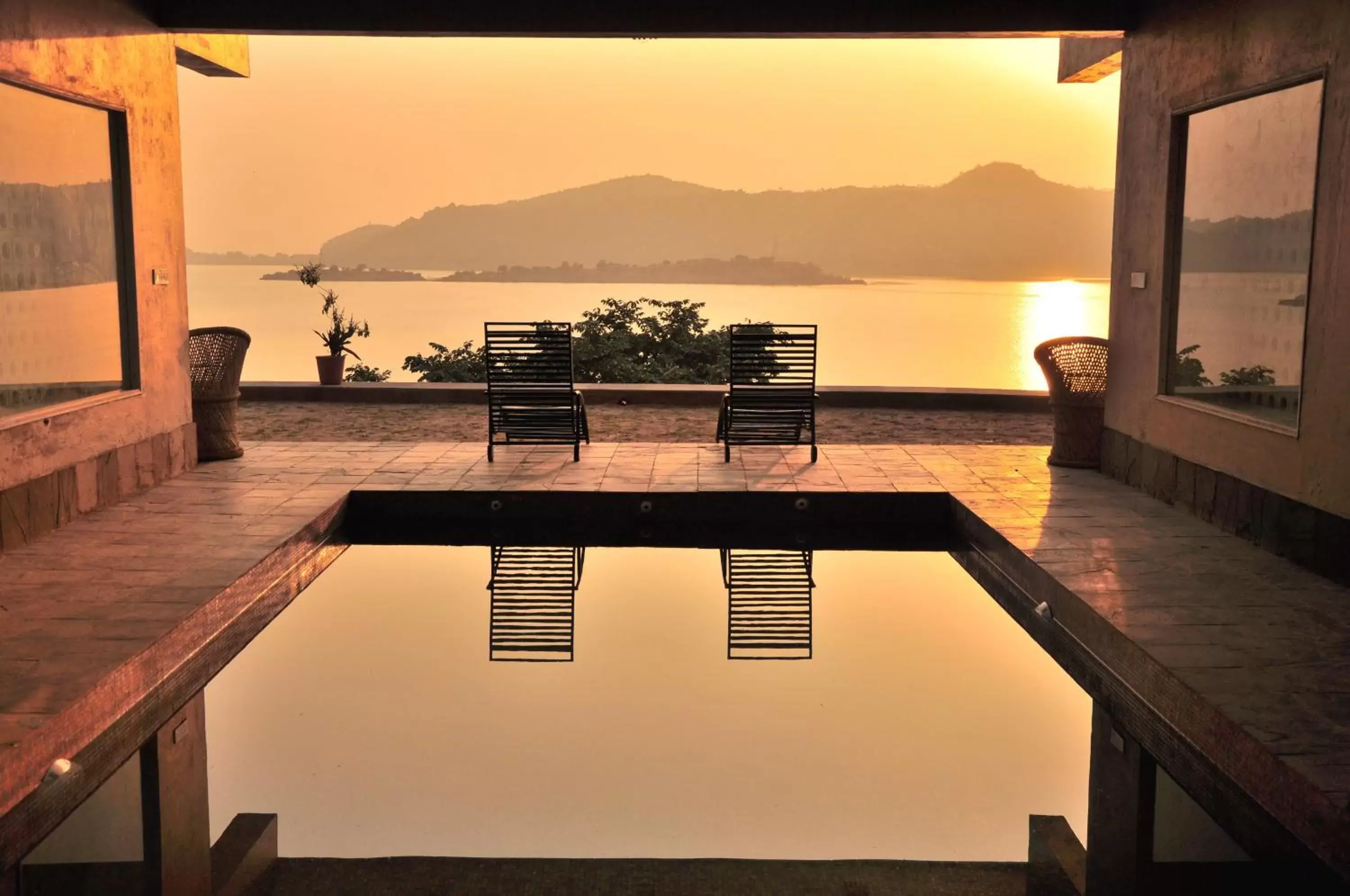 Balcony/Terrace in Jaisamand Island Resort