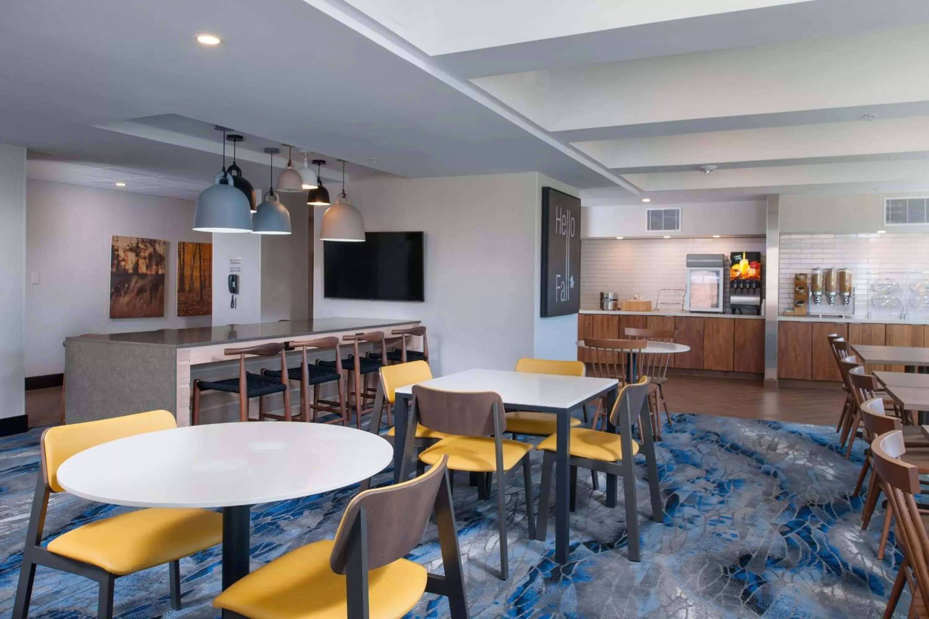 Breakfast, Lounge/Bar in Fairfield by Marriott Pittsburgh Downtown