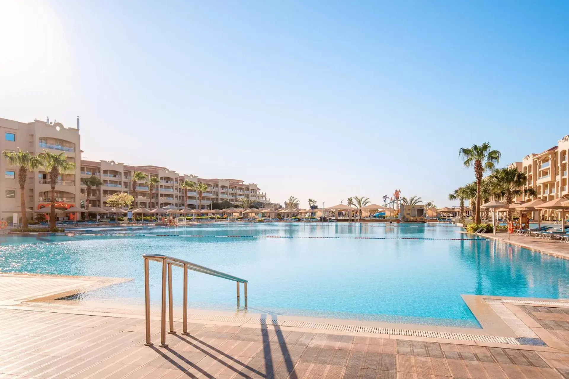 Swimming Pool in Pickalbatros White Beach Resort - Hurghada