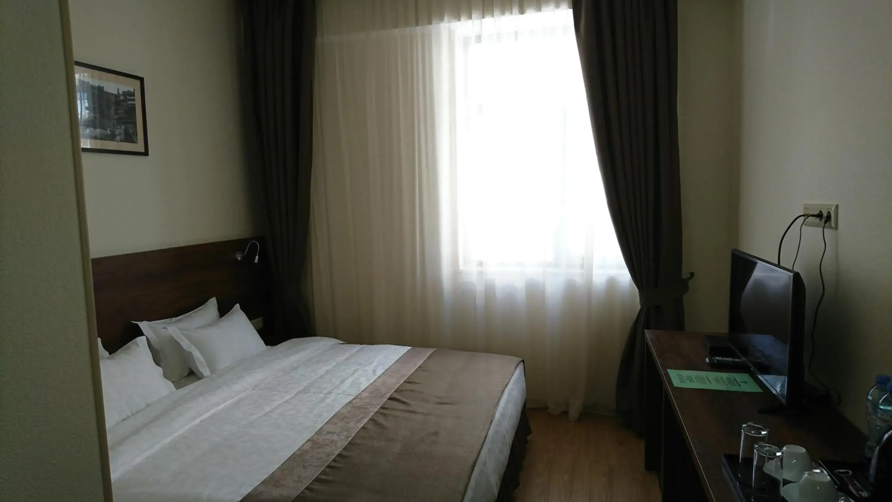 Bedroom, Bed in Hotel Metekhi Line