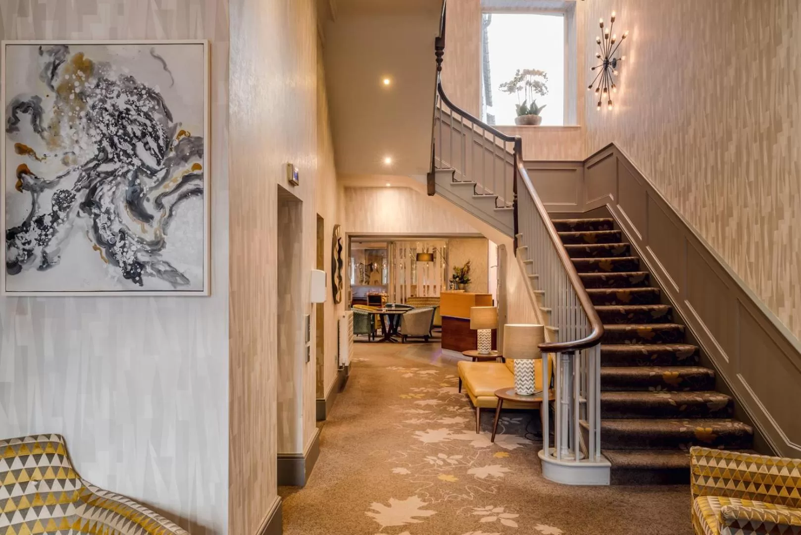 Seating area, Lobby/Reception in Inn on the Square