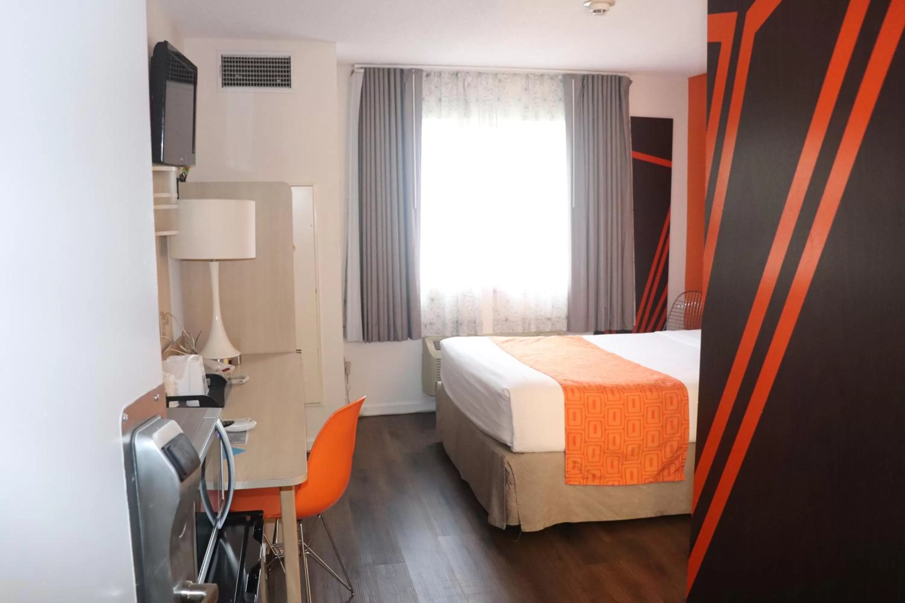 Bedroom, Bed in Howard Johnson by Wyndham Tifton GA I-75