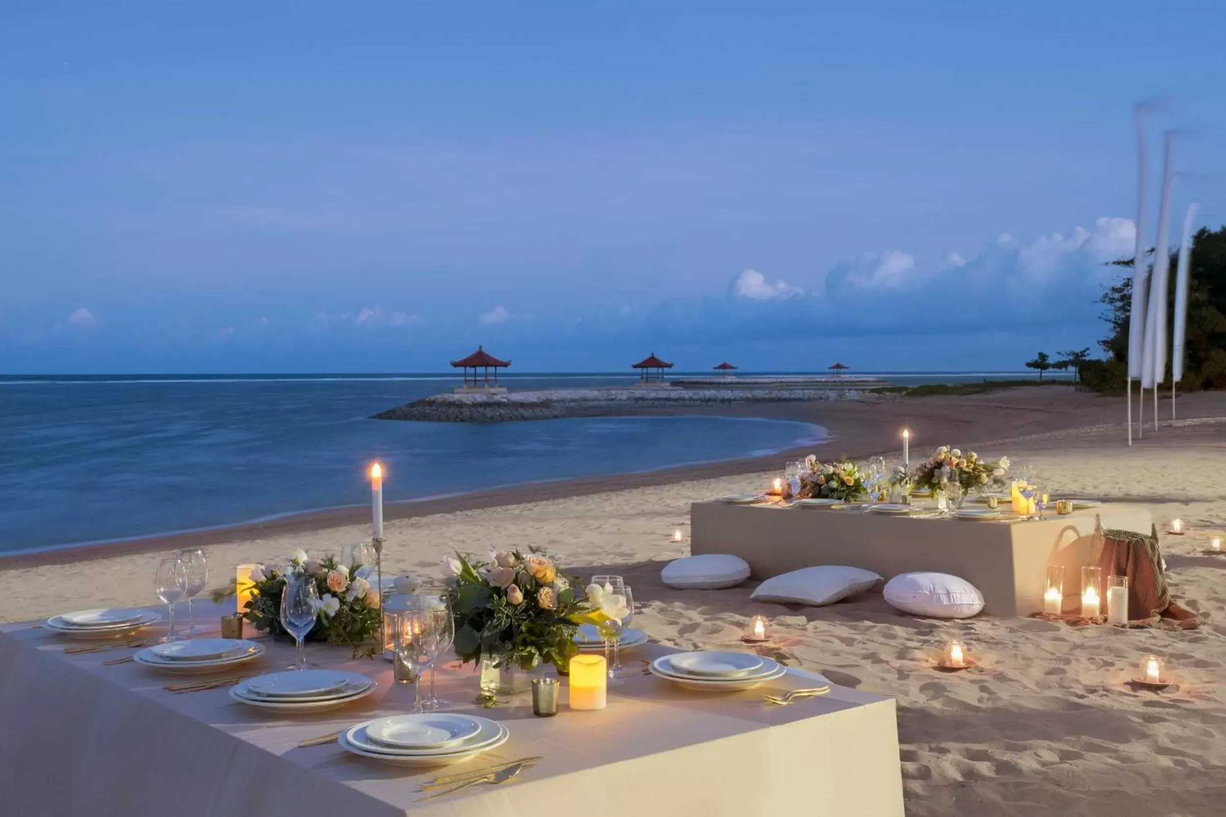 Restaurant/places to eat in Griya Santrian a Beach Resort