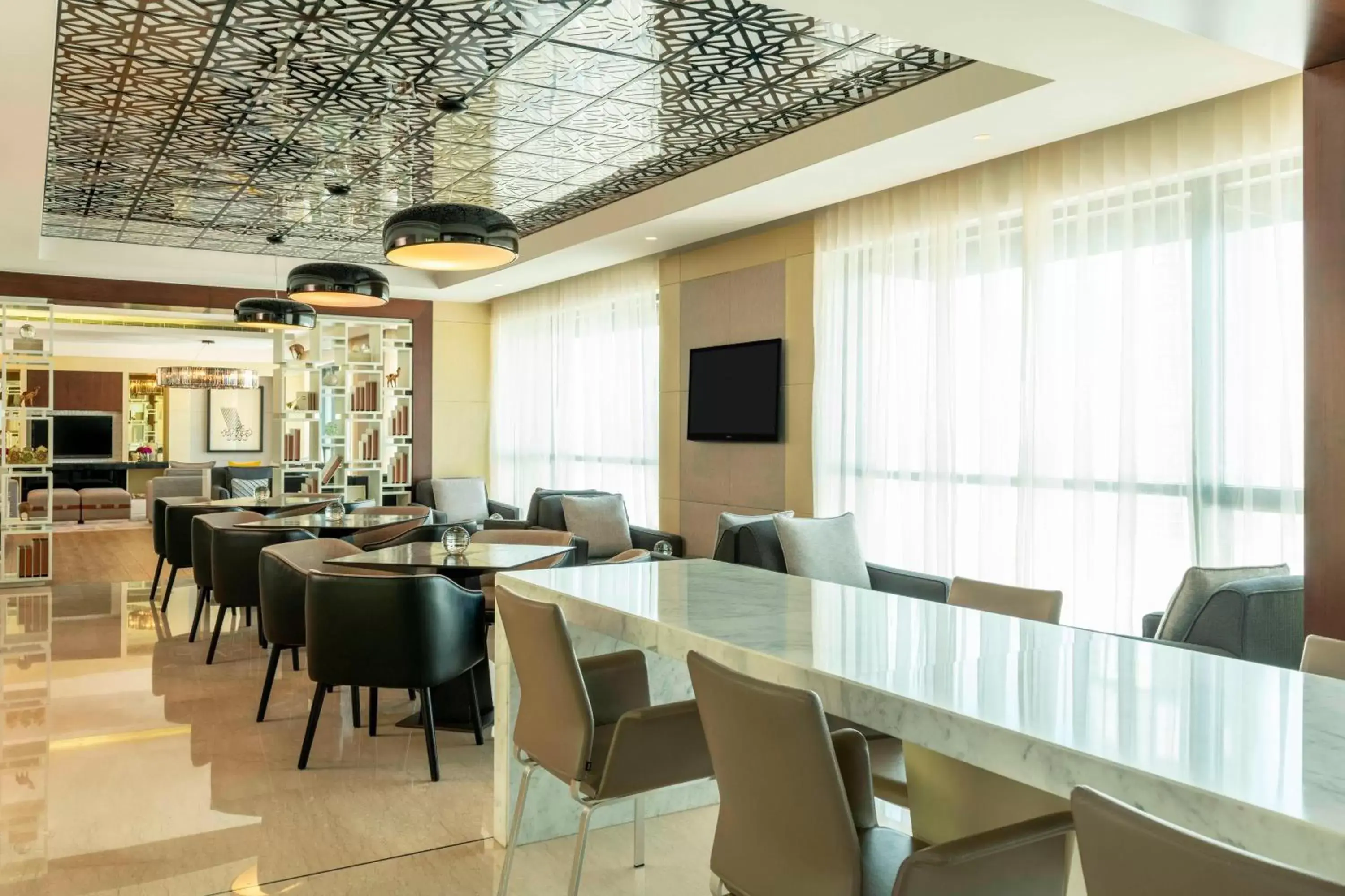 Lounge or bar, Restaurant/Places to Eat in Le Méridien City Centre Bahrain