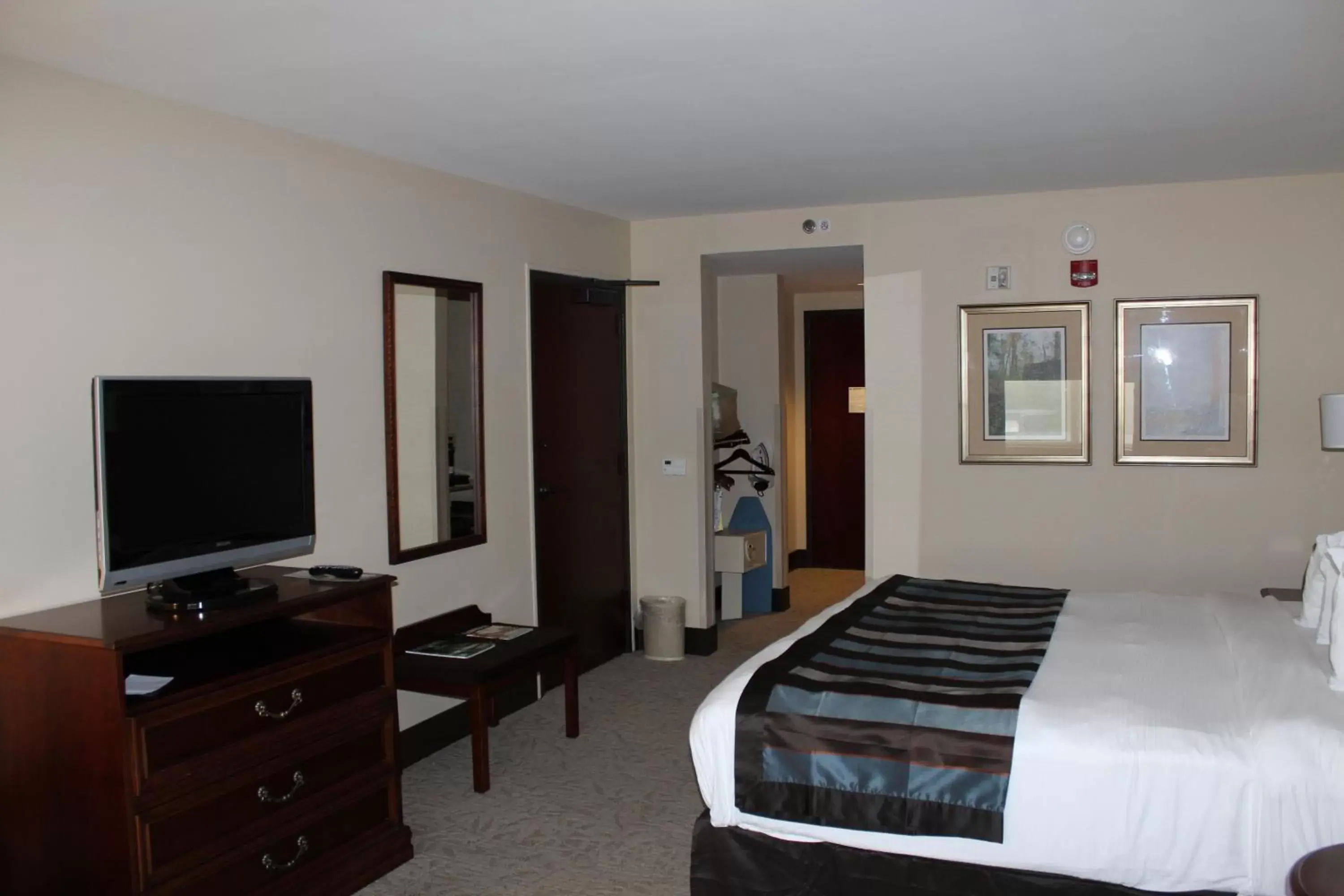 Bed in Wingate by Wyndham Columbia/Lexington