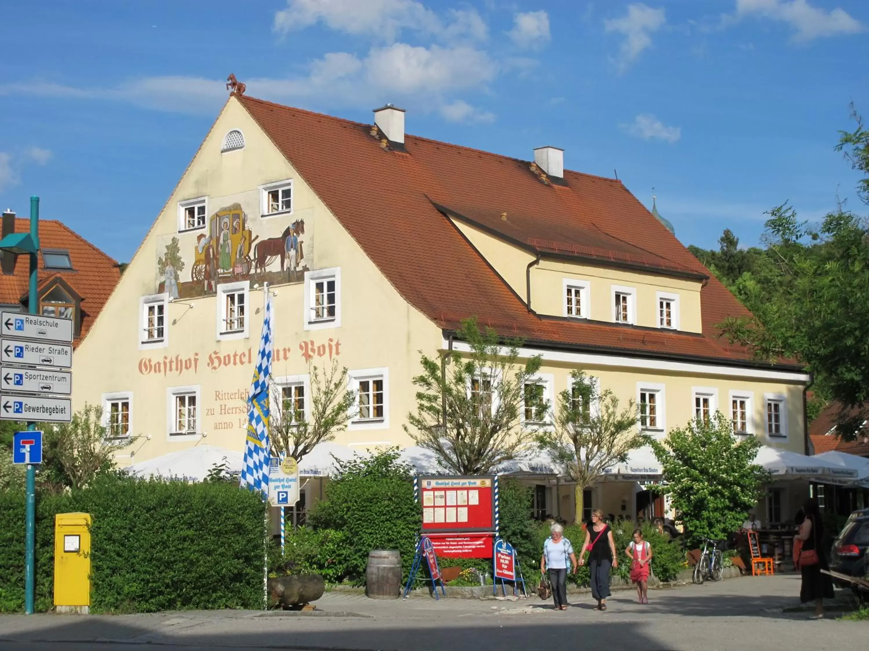 Facade/entrance in Hotel zur Post