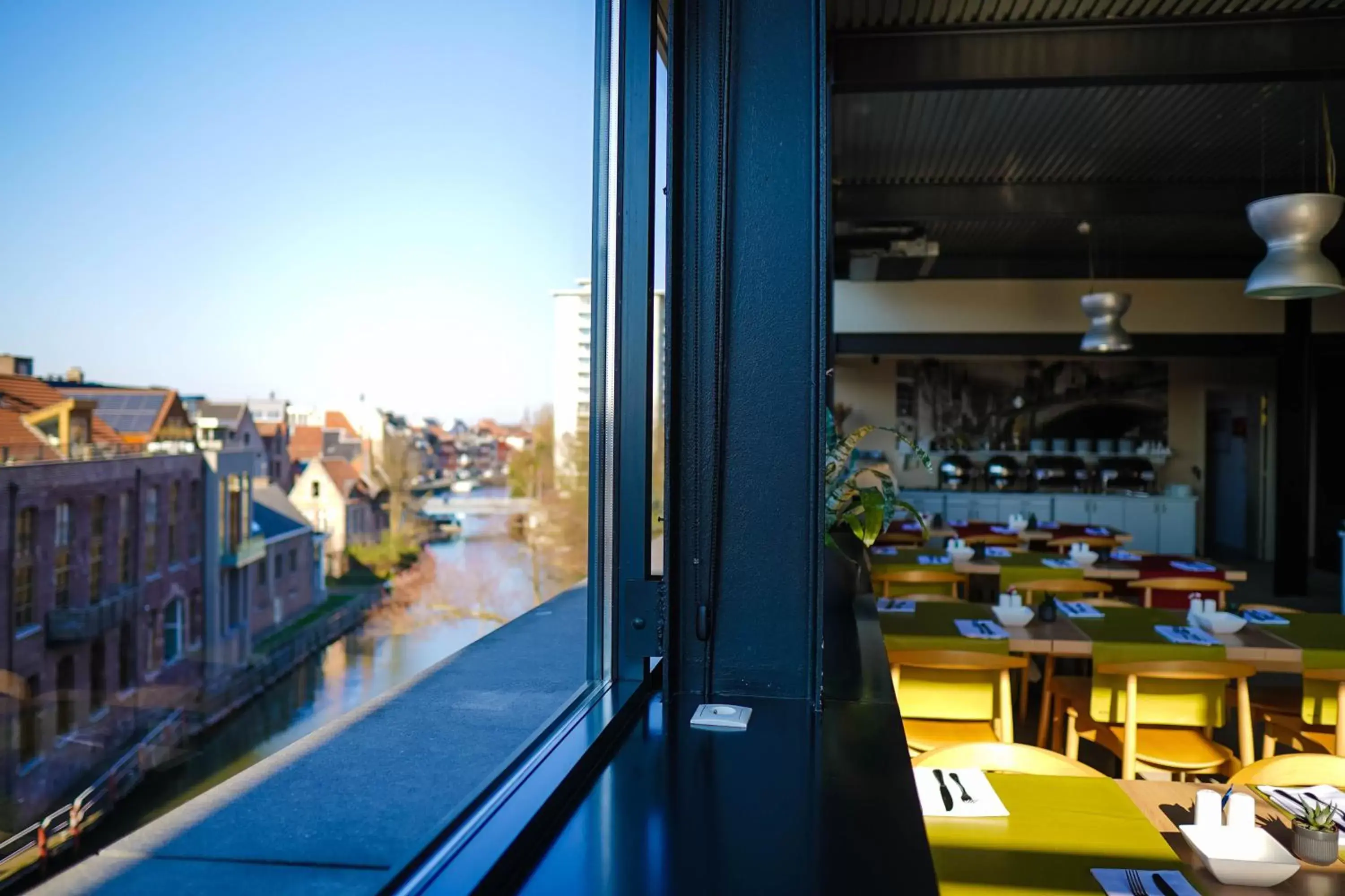 Restaurant/Places to Eat in Ghent River Hotel