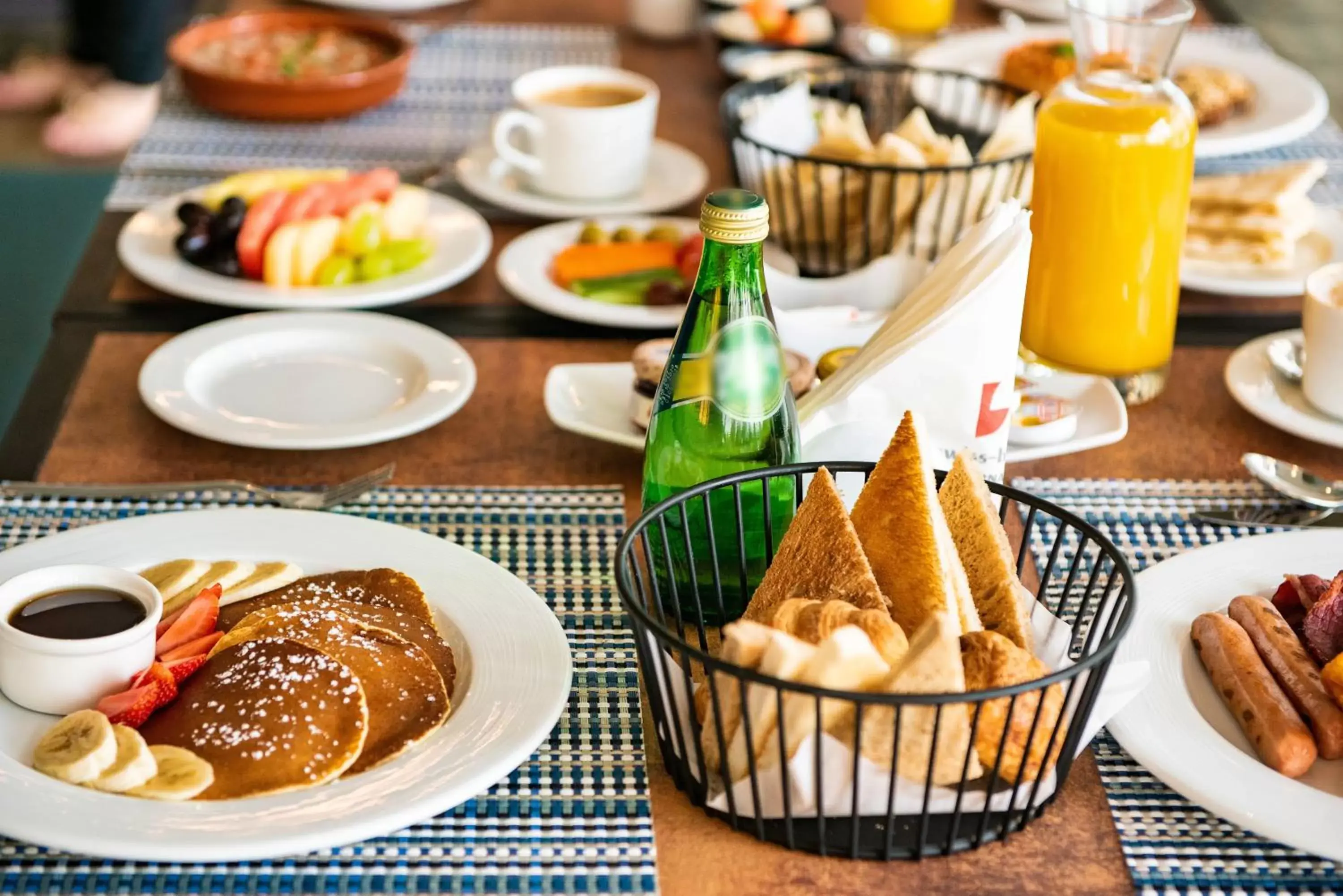 Food and drinks, Breakfast in Swiss-Belsuites Admiral Juffair