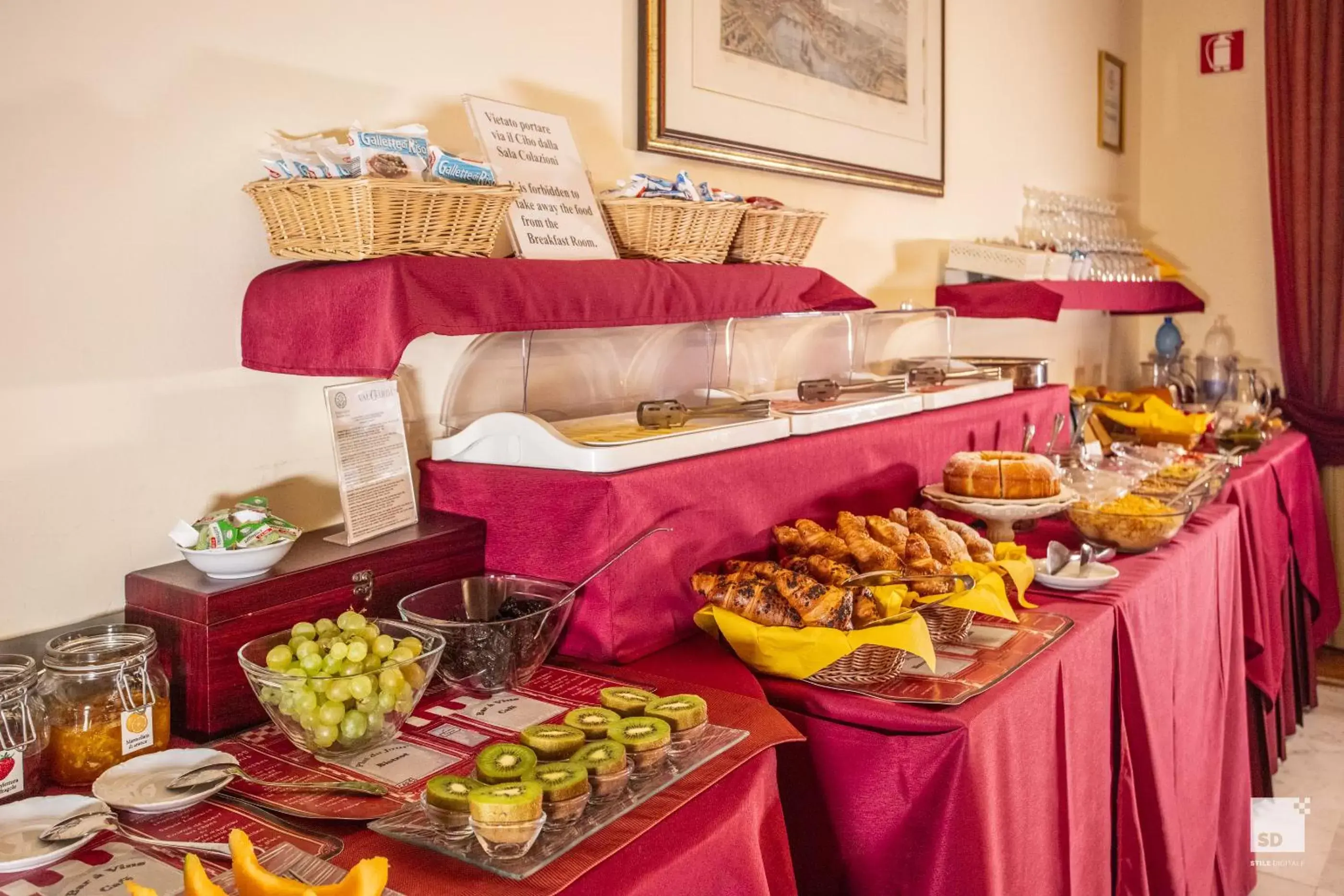 Food and drinks in Hotel Alessandro Della Spina