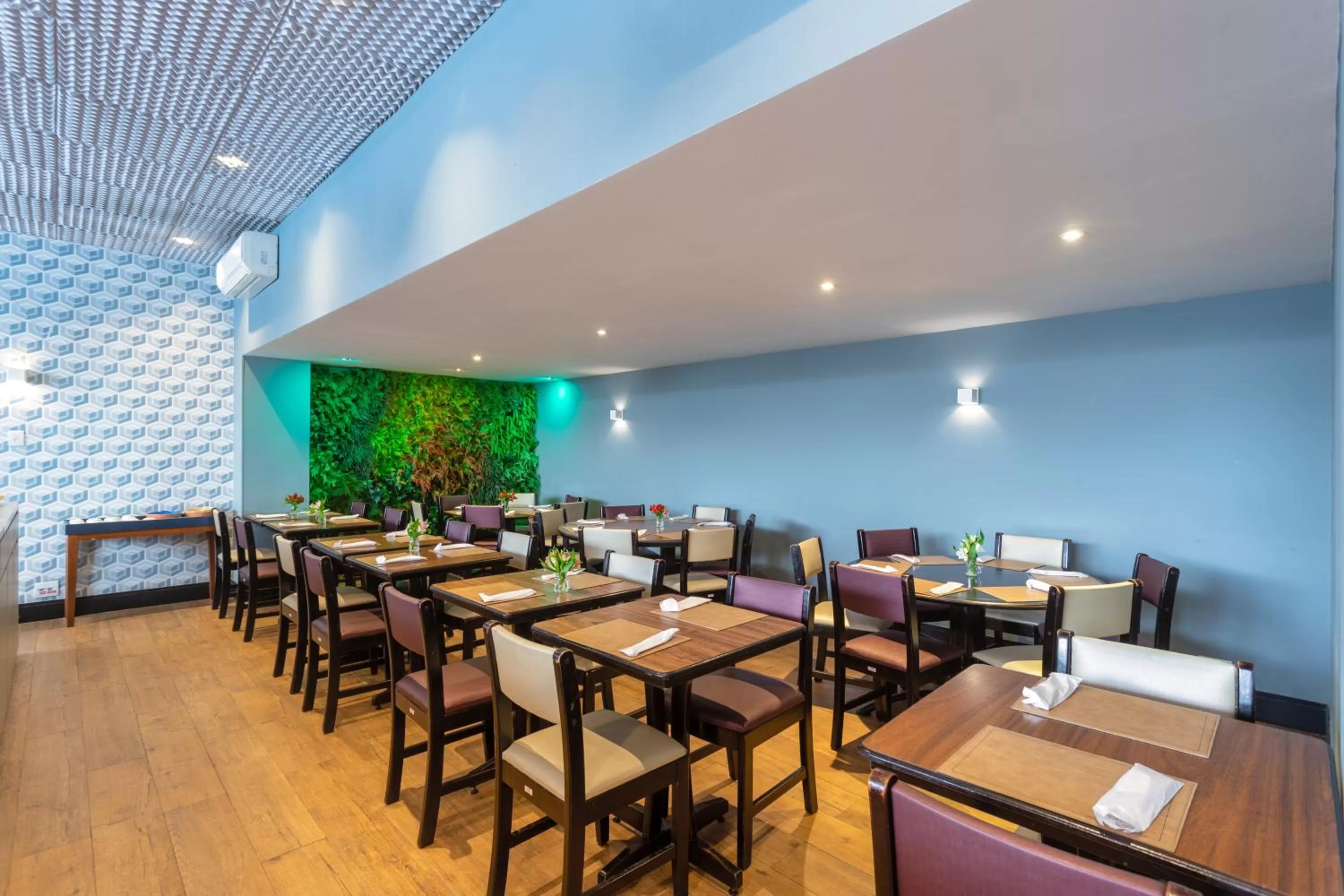 Restaurant/places to eat in Mercure Sao Paulo JK