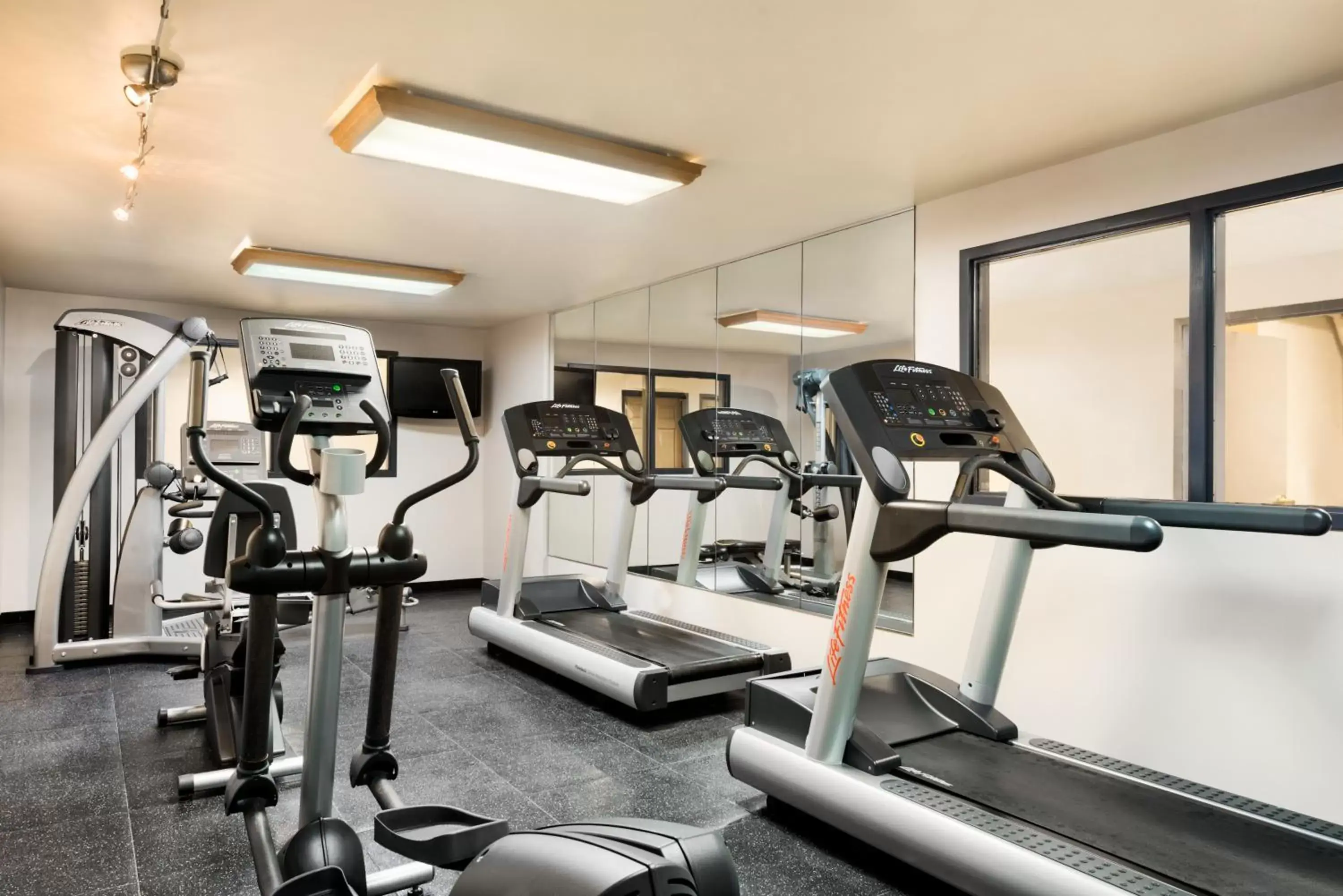 Fitness centre/facilities, Fitness Center/Facilities in Country Inn & Suites by Radisson, Minneapolis West, MN