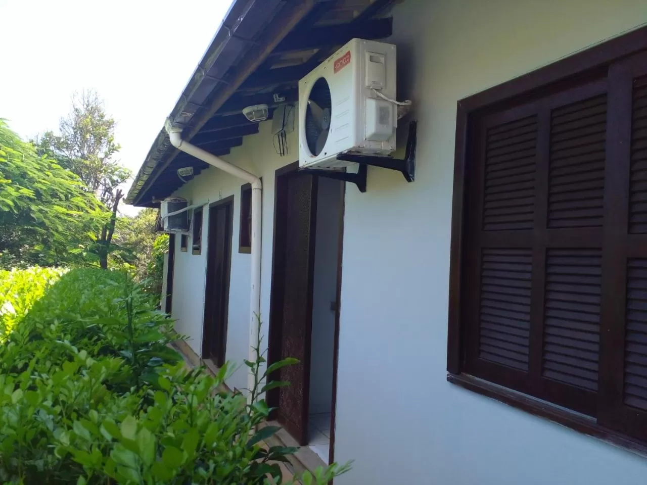 Property building in Pousada Bangalôs Da Mole - Florianópolis