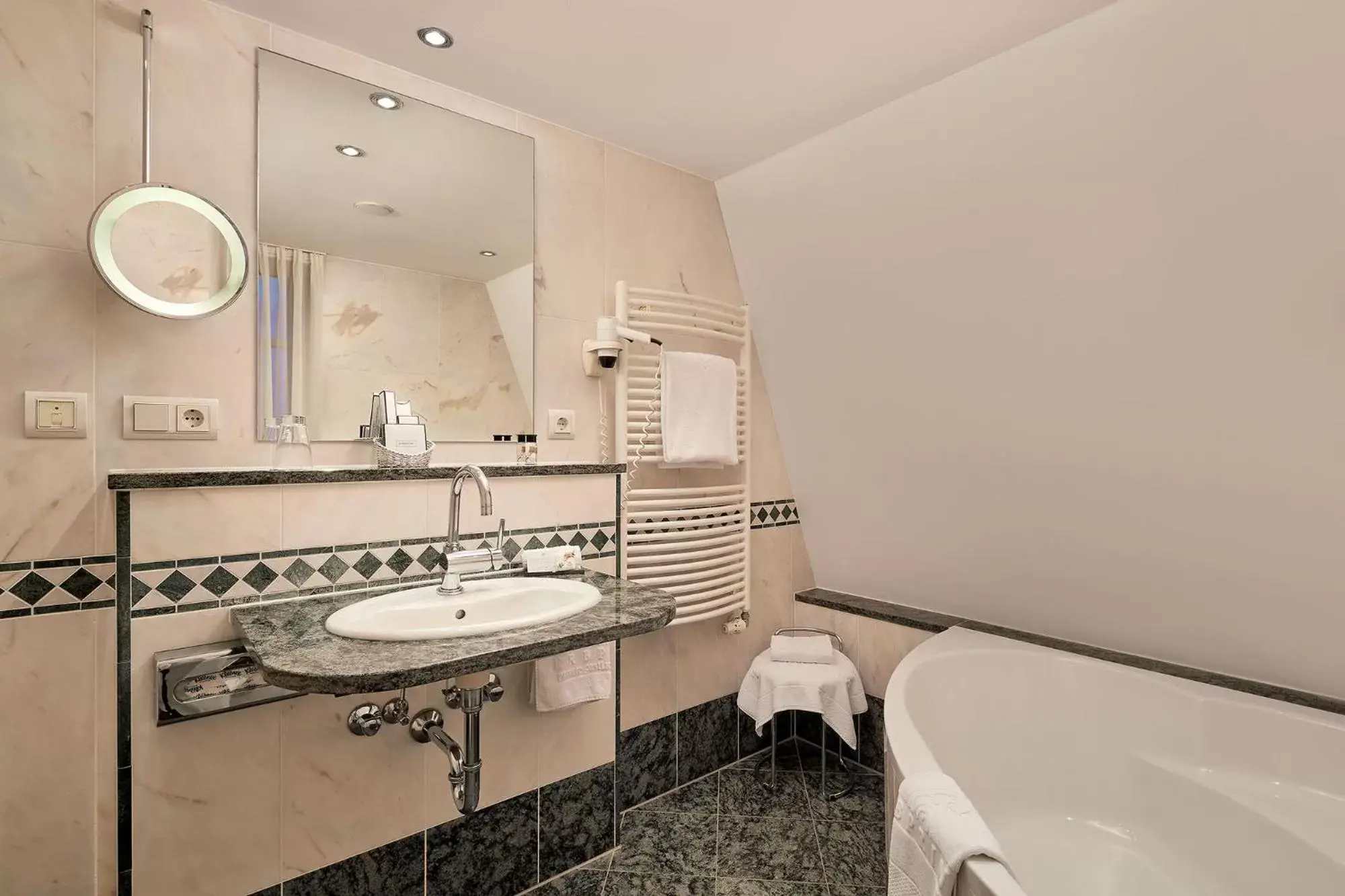 Bathroom in Hotel-Restaurant Erbprinz