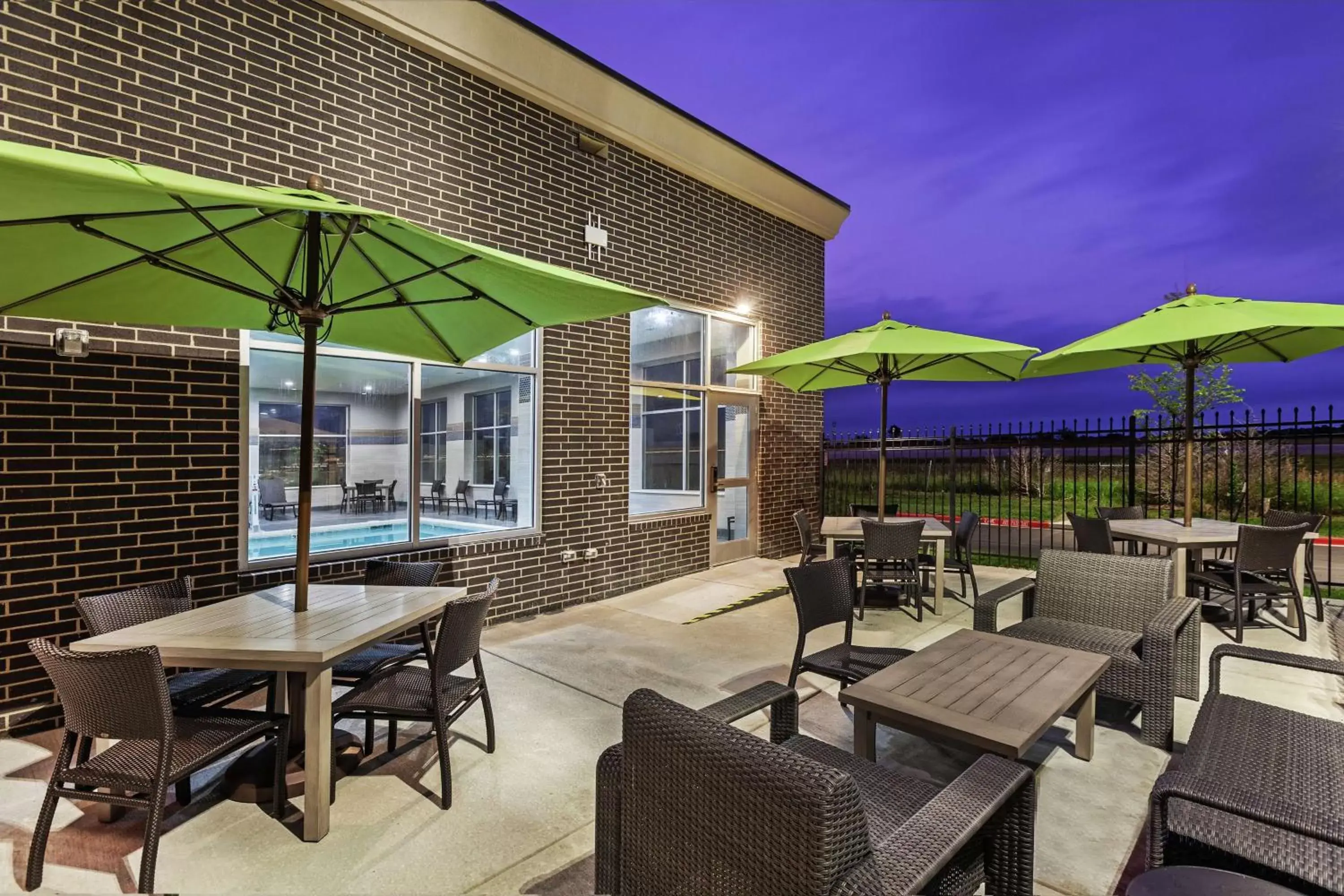 Pool view, Restaurant/Places to Eat in Hampton Inn Gardner
