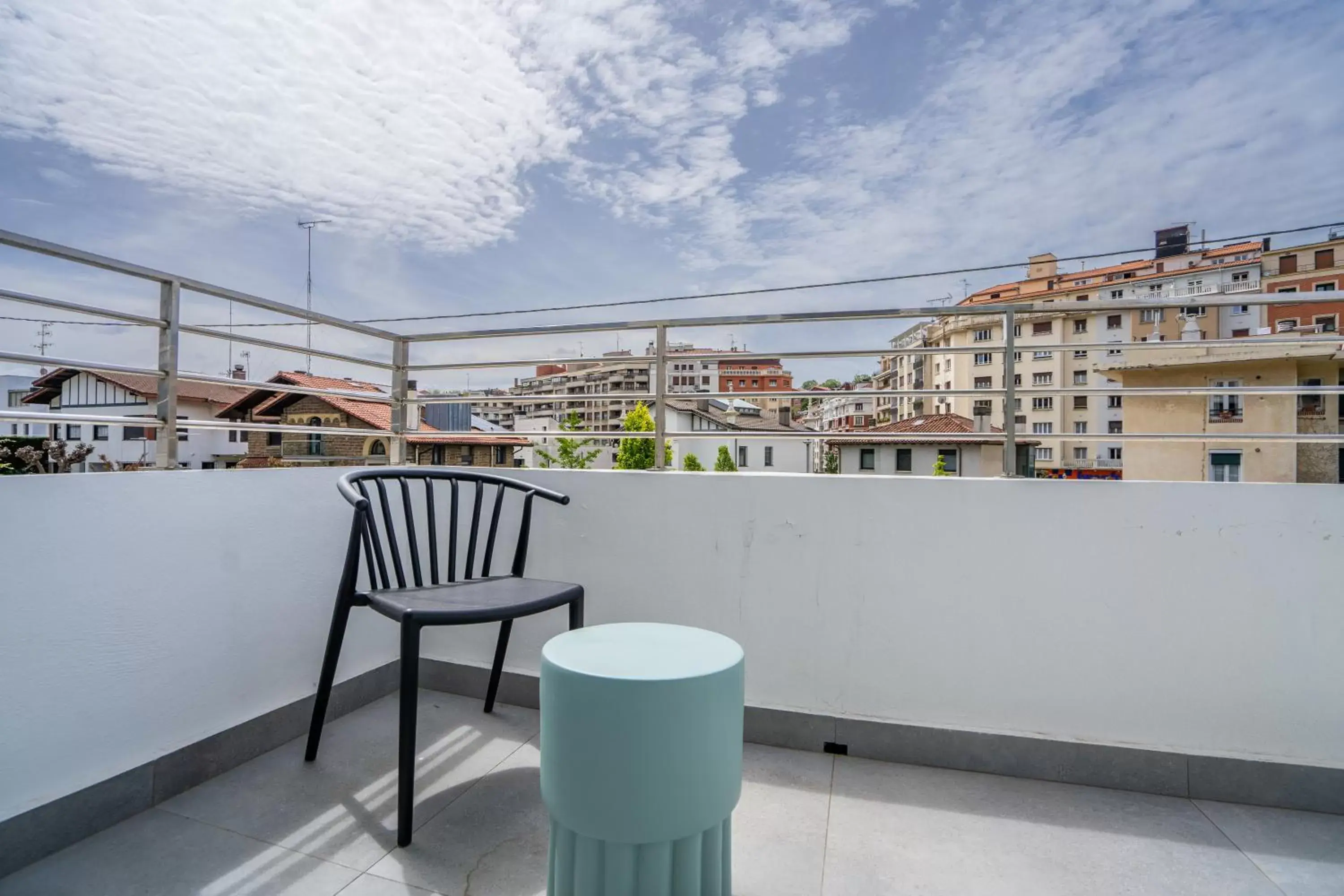 Area and facilities in abba Apartments Playa de Gros San Sebastián