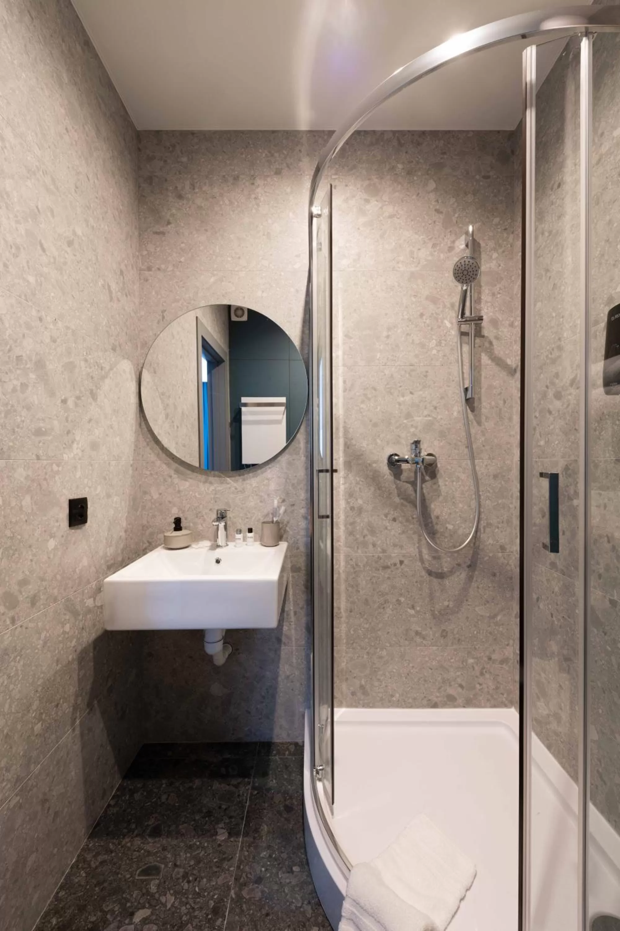 Shower, Bathroom in Be The One Hotel