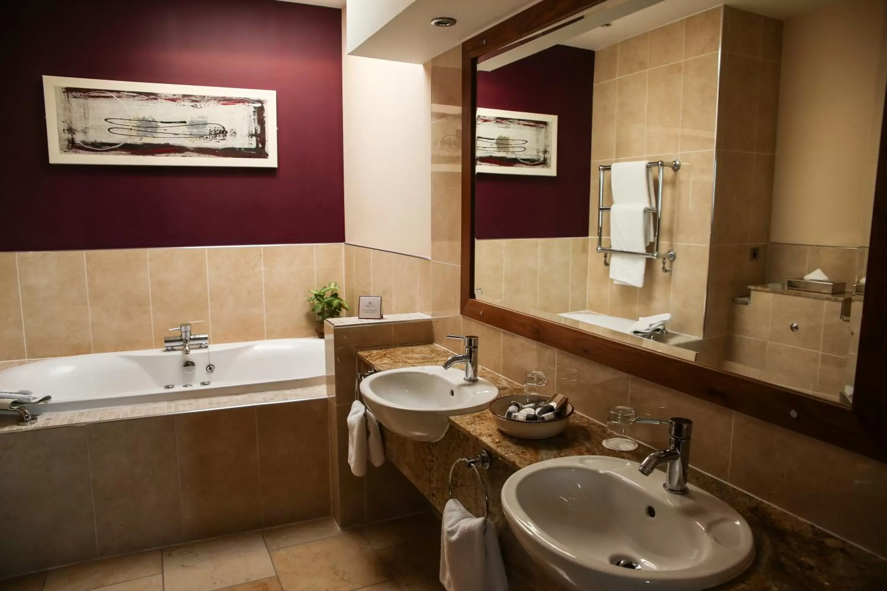 Bathroom in Tullamore Court Hotel