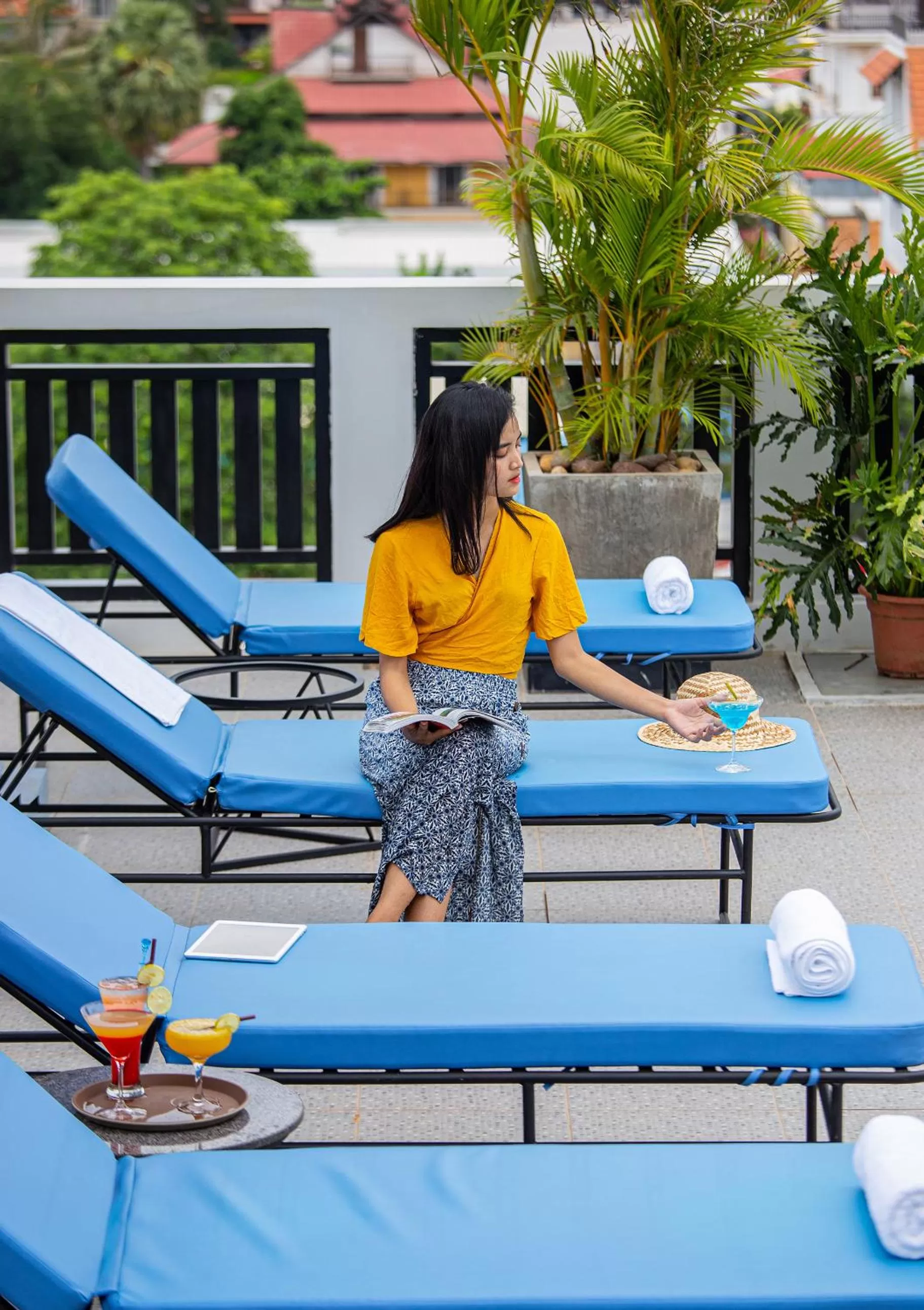 Swimming pool in Homewood Hotel