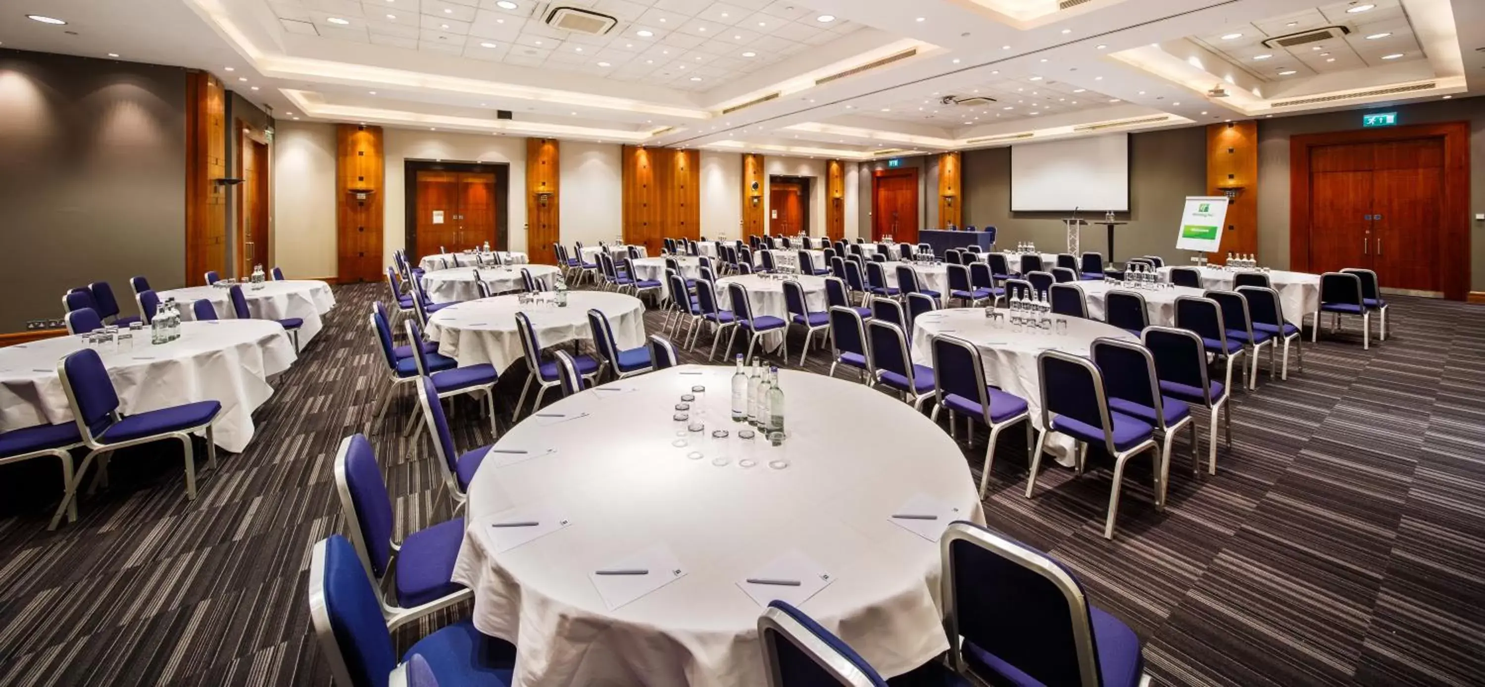 Meeting/conference room, Restaurant/Places to Eat in Holiday Inn London Bloomsbury, an IHG Hotel